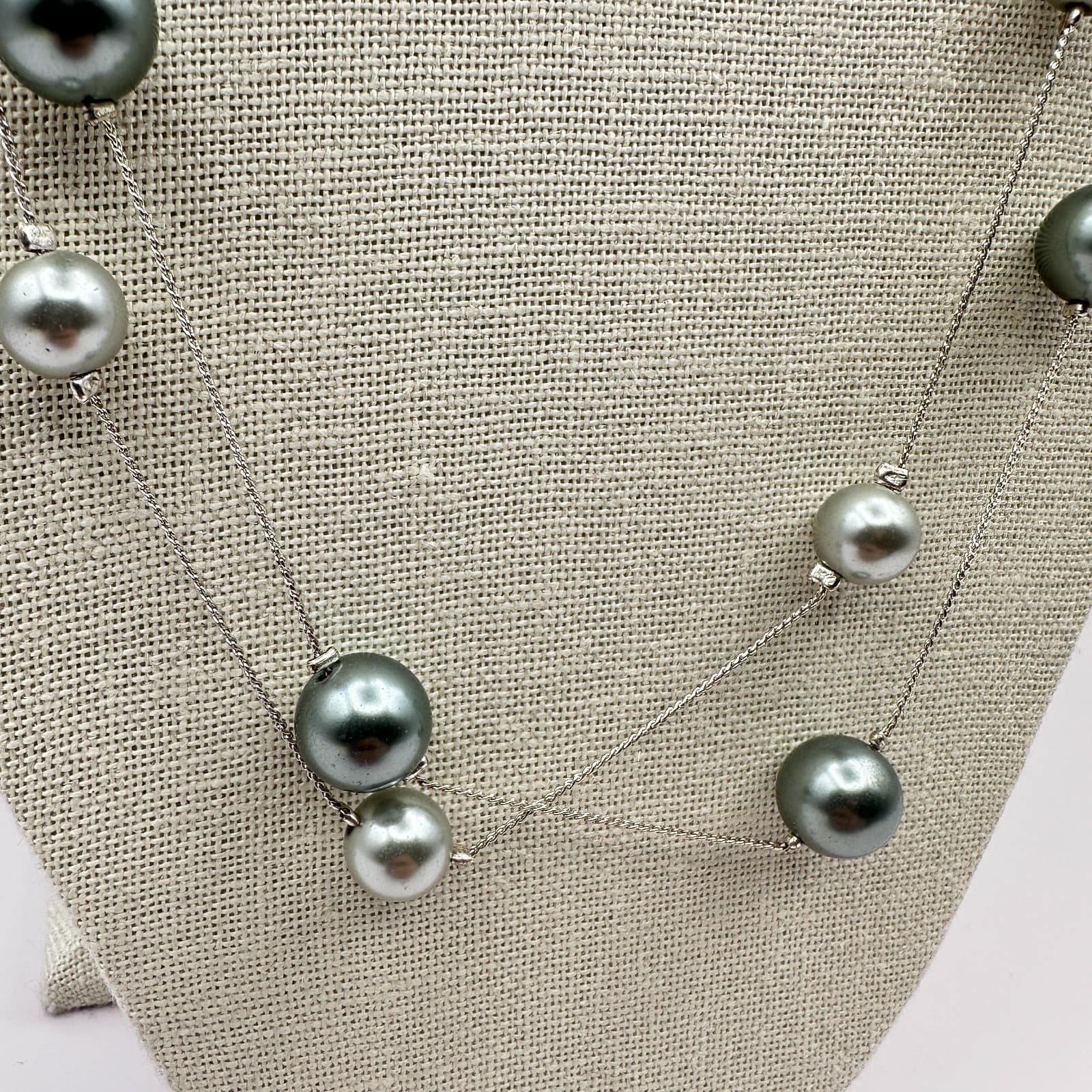 Vintage 90s Gray Faux Pearl Station Silver Tone Necklace Long Layering Jewelry - Thumbnail 4