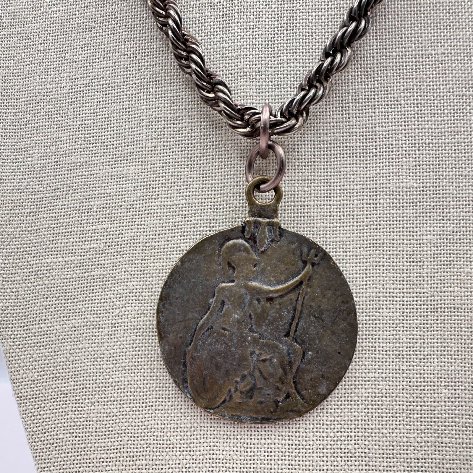 Vintage Y2K Rope Chain Silver-Tone Britannia Penny Medallion Pendant Necklace - Thumbnail 5