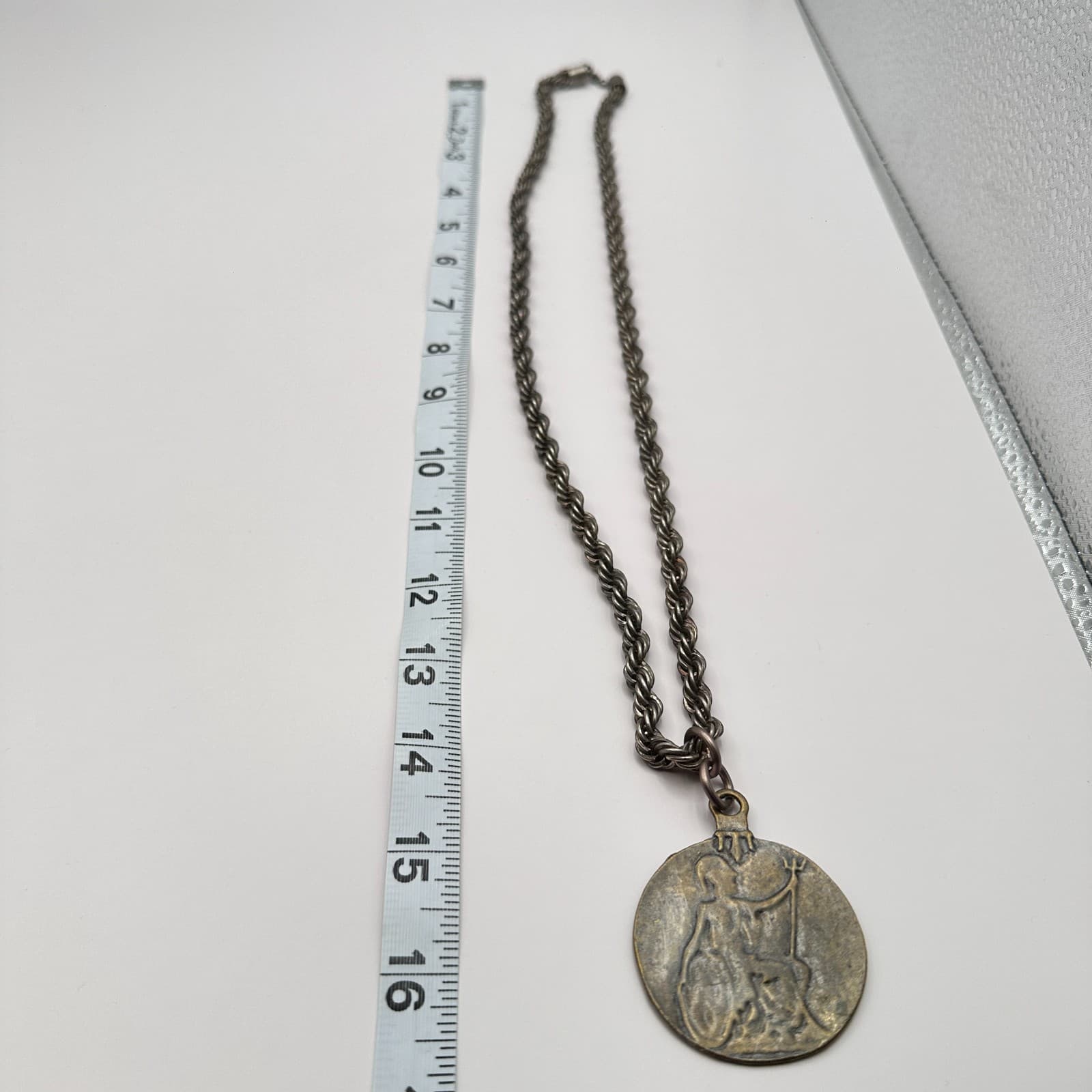 Vintage Y2K Rope Chain Silver-Tone Britannia Penny Medallion Pendant Necklace - Thumbnail 10