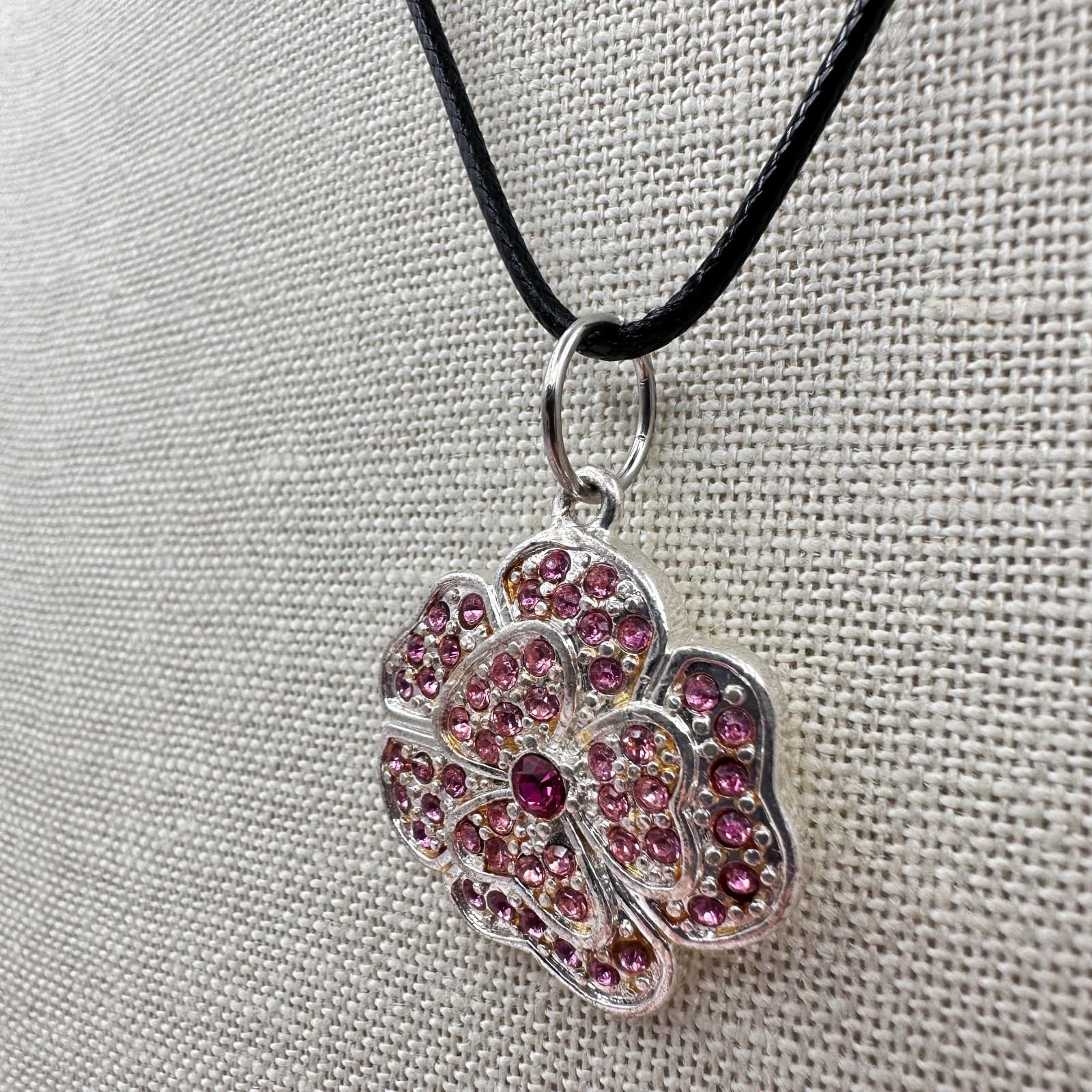 Vintage 90s Pink Glass Rose Floral Silver Tone Pendant Cord Necklace Jewelry - Thumbnail 6