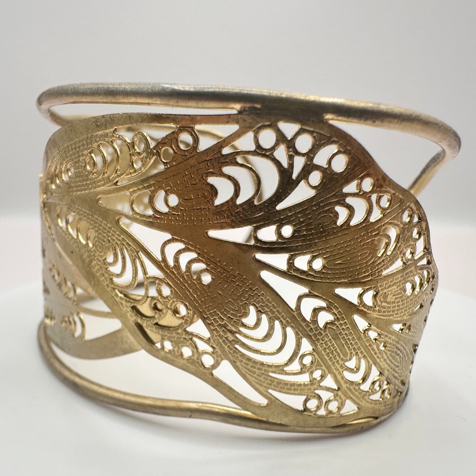 Vintage 80s 90s Gold Tone Filigree Wide Hand Bracelet Statement Boho Jewelry - Thumbnail 5