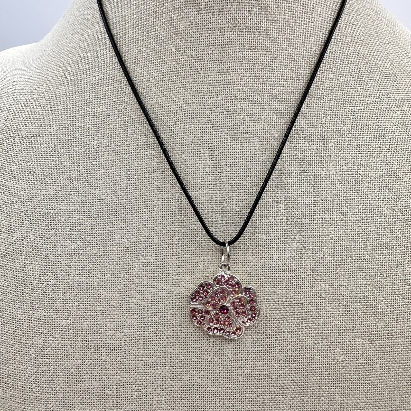 Vintage 90s Pink Glass Rose Floral Silver Tone Pendant Cord Necklace Jewelry - Thumbnail 2