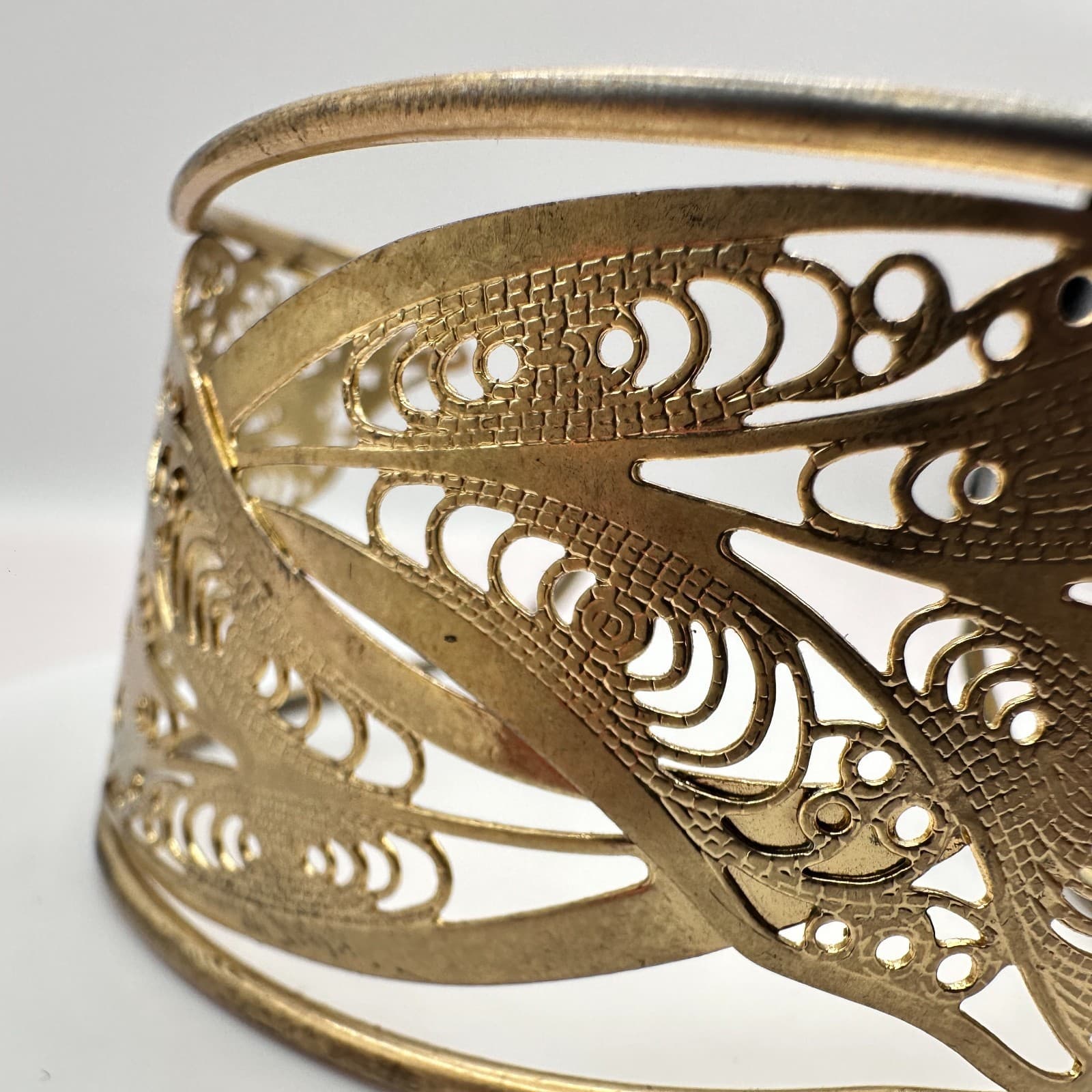 Vintage 80s 90s Gold Tone Filigree Wide Hand Bracelet Statement Boho Jewelry - Thumbnail 8