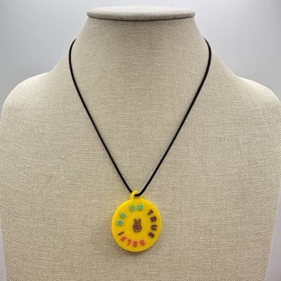 Vintage 90s Be Ur True Self Peace Sign Necklace Yellow Rubber Novelty Jewelry - Thumbnail 7
