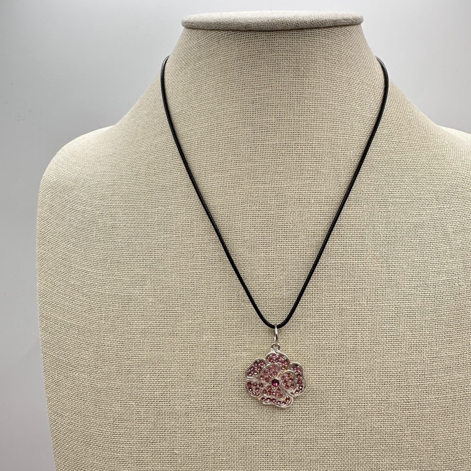 Vintage 90s Pink Glass Rose Floral Silver Tone Pendant Cord Necklace Jewelry