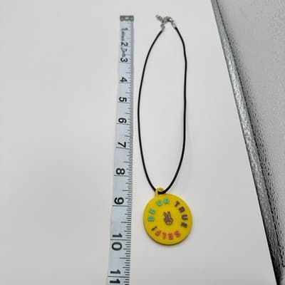 Vintage 90s Be Ur True Self Peace Sign Necklace Yellow Rubber Novelty Jewelry - Thumbnail 9
