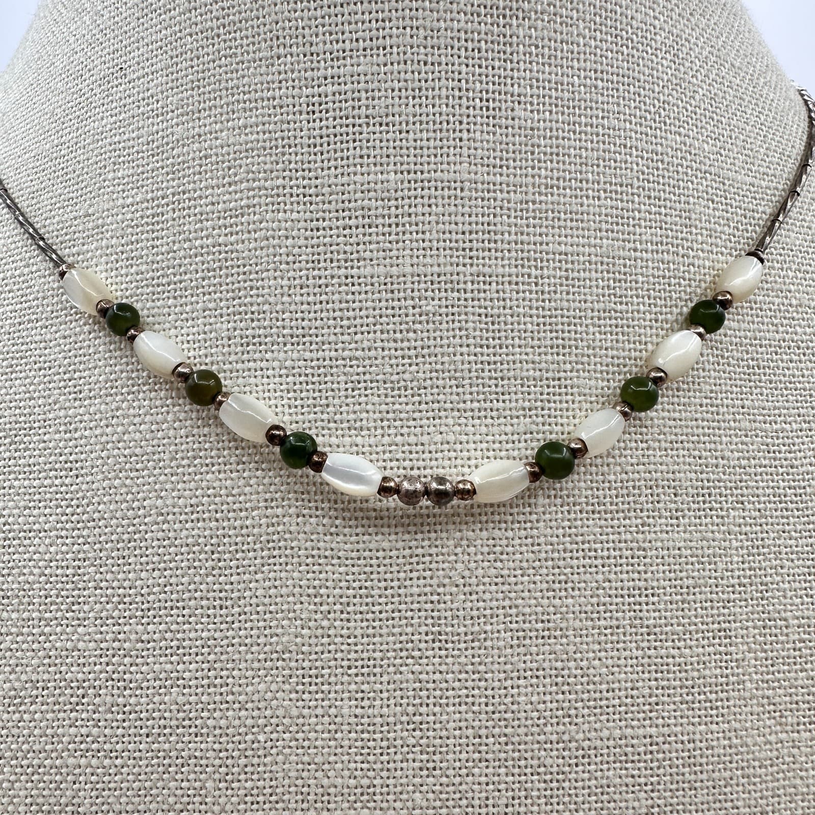 Vintage Y2K Mother of Pearl Beaded Choker Necklace Women's Classic Jewelry - Thumbnail 2