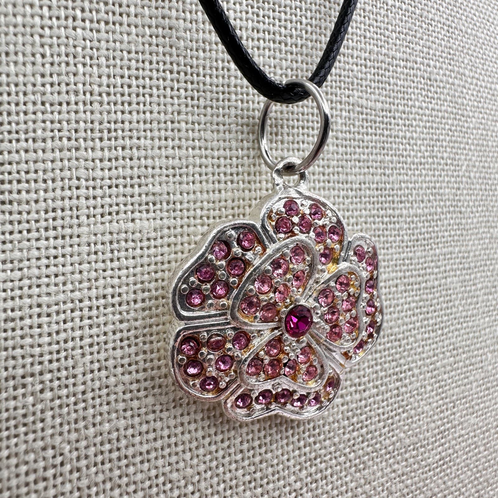 Vintage 90s Pink Glass Rose Floral Silver Tone Pendant Cord Necklace Jewelry - Thumbnail 5
