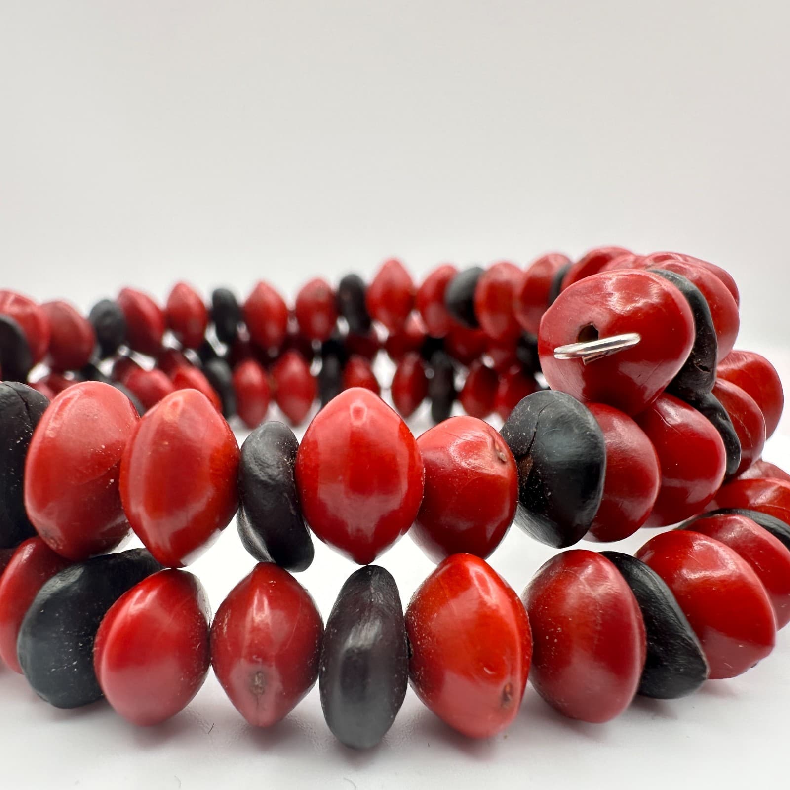 Vintage 90s Red & Black Seed Beaded Wrap Bracelet Boho Women's Classic Jewelry - Thumbnail 5