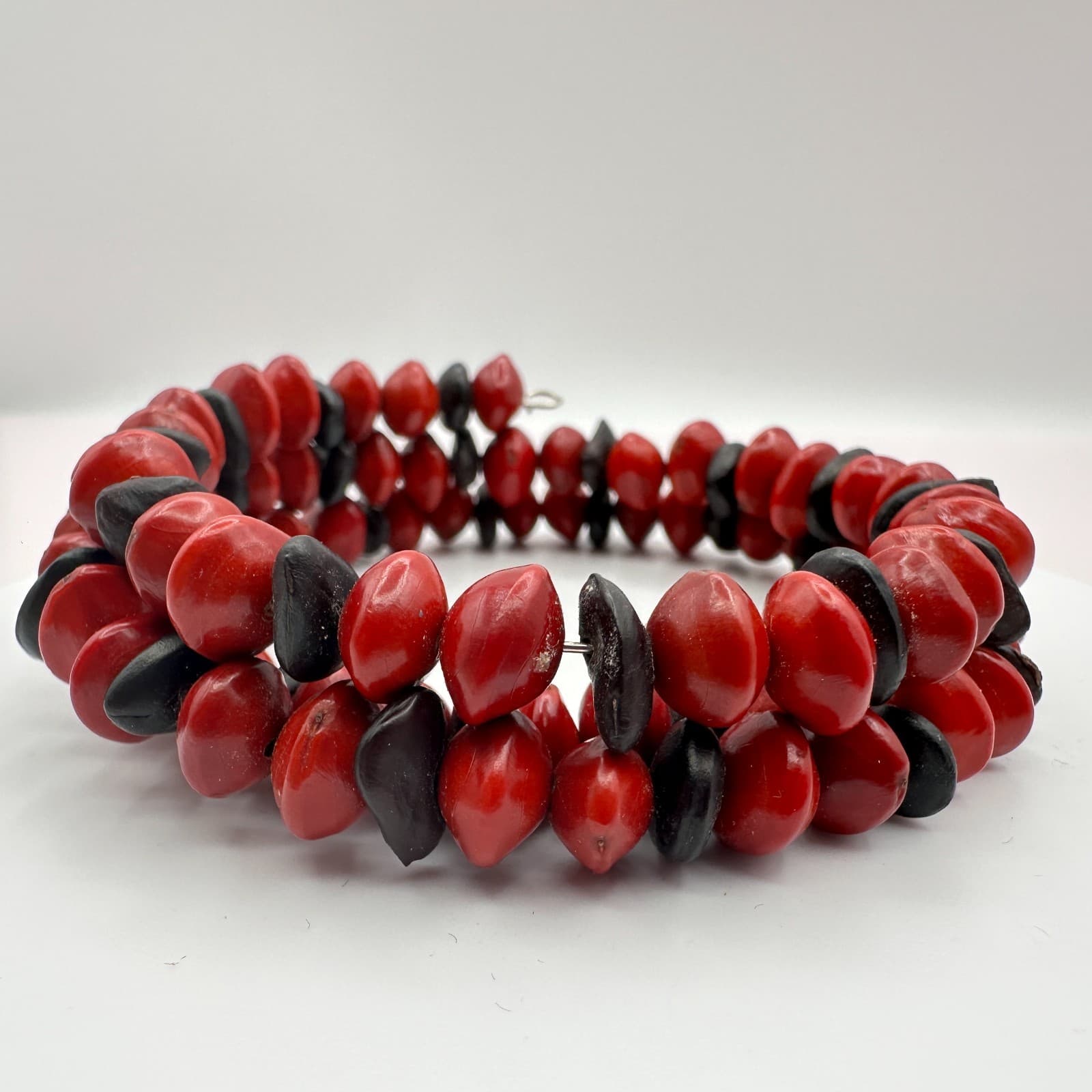 Vintage 90s Red & Black Seed Beaded Wrap Bracelet Boho Women's Classic Jewelry - Thumbnail 4