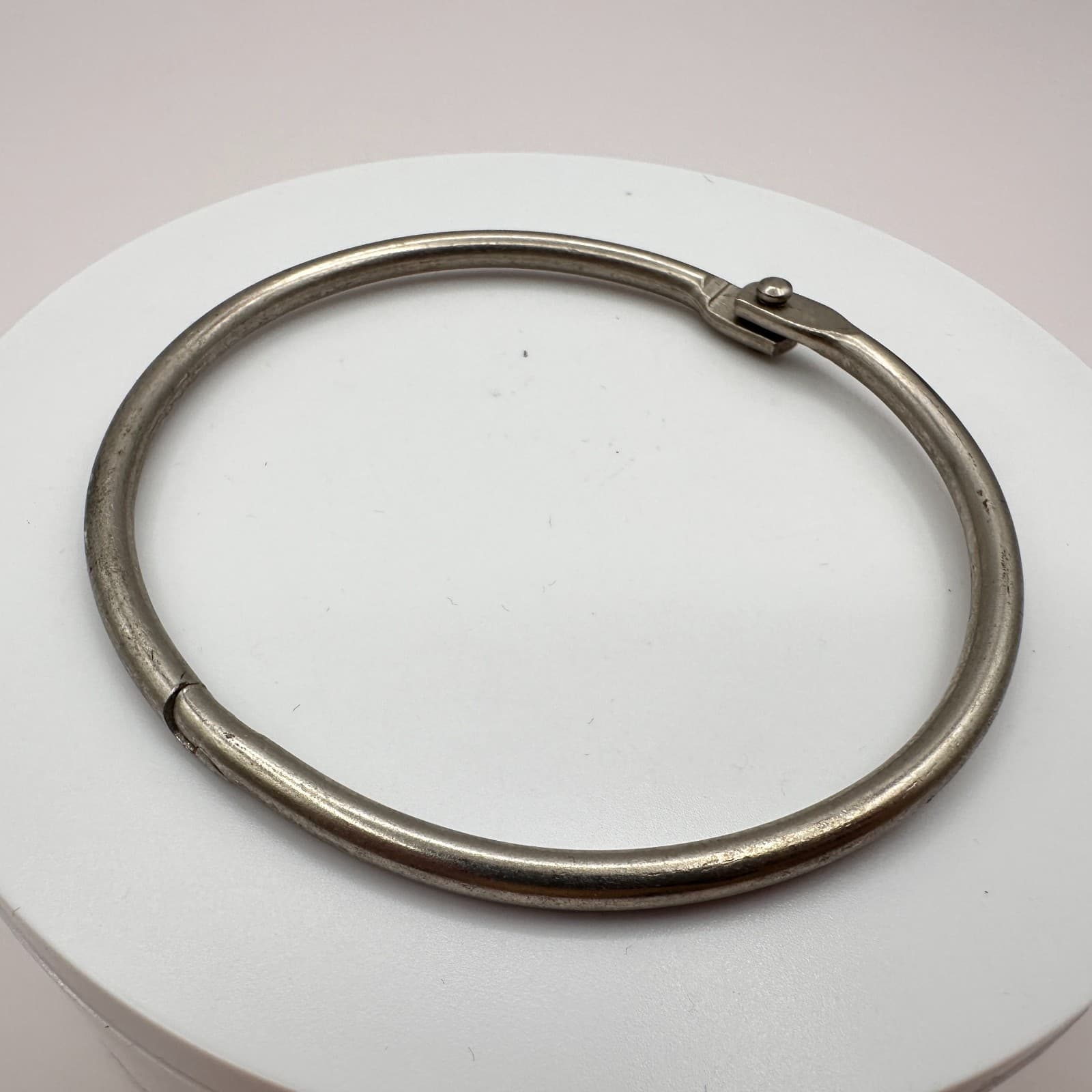 Vintage 90s Y2K Silver Tone Hinged Bracelet Minimalist Stackable Women's Jewelry - Thumbnail 4