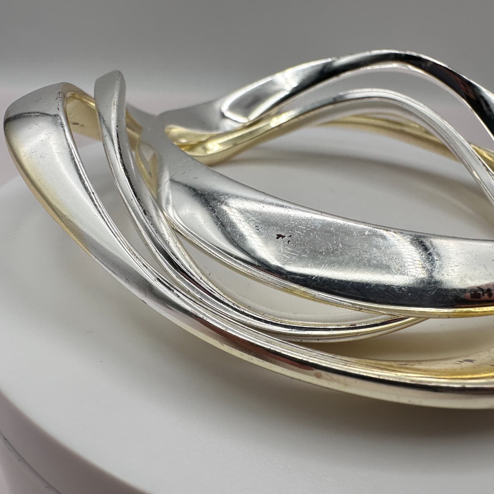 Vintage Y2K Wavy Interlocking Bracelets Set Silver/Gold Tone Women's Jewelry - Thumbnail 3