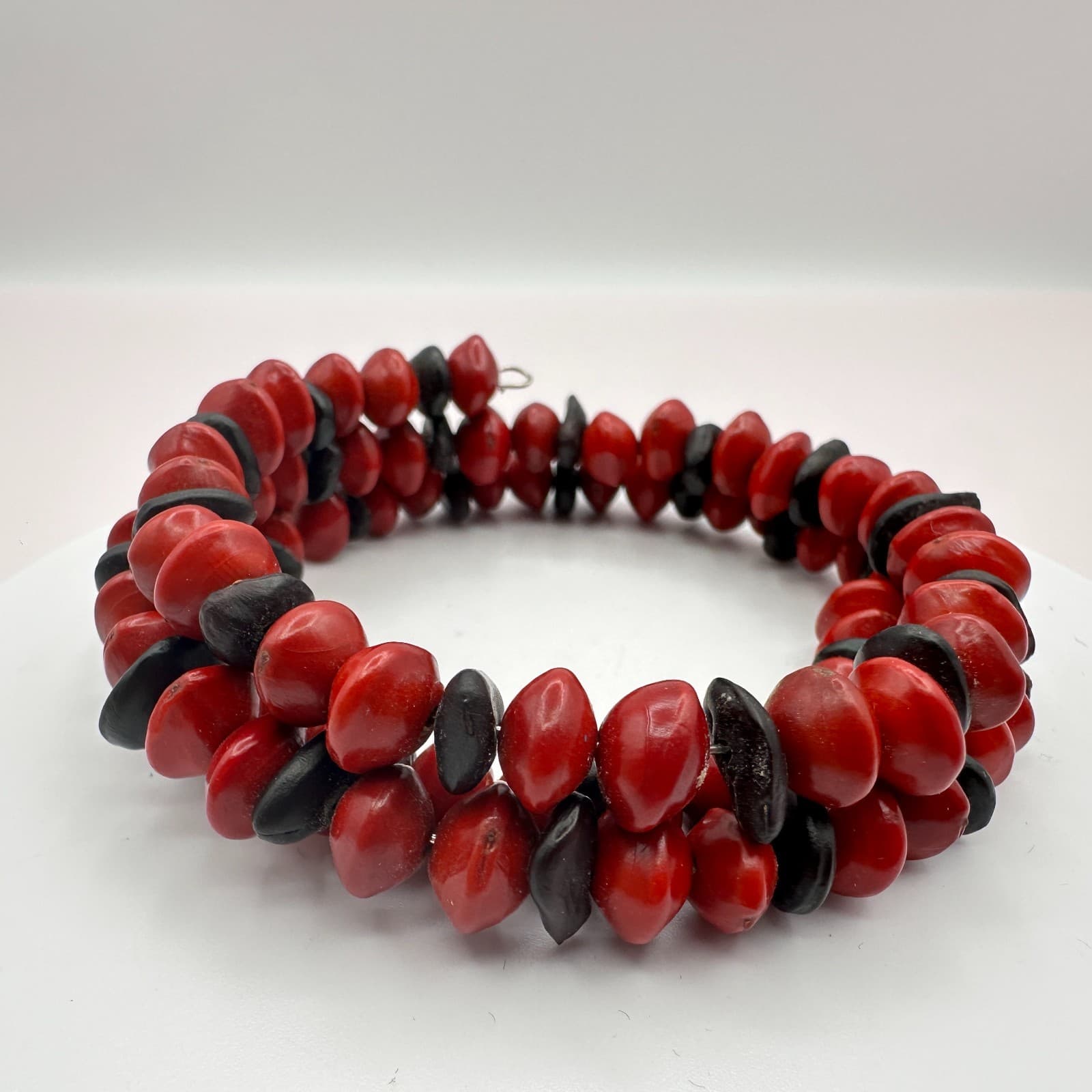Vintage 90s Red & Black Seed Beaded Wrap Bracelet Boho Women's Classic Jewelry - Thumbnail 2