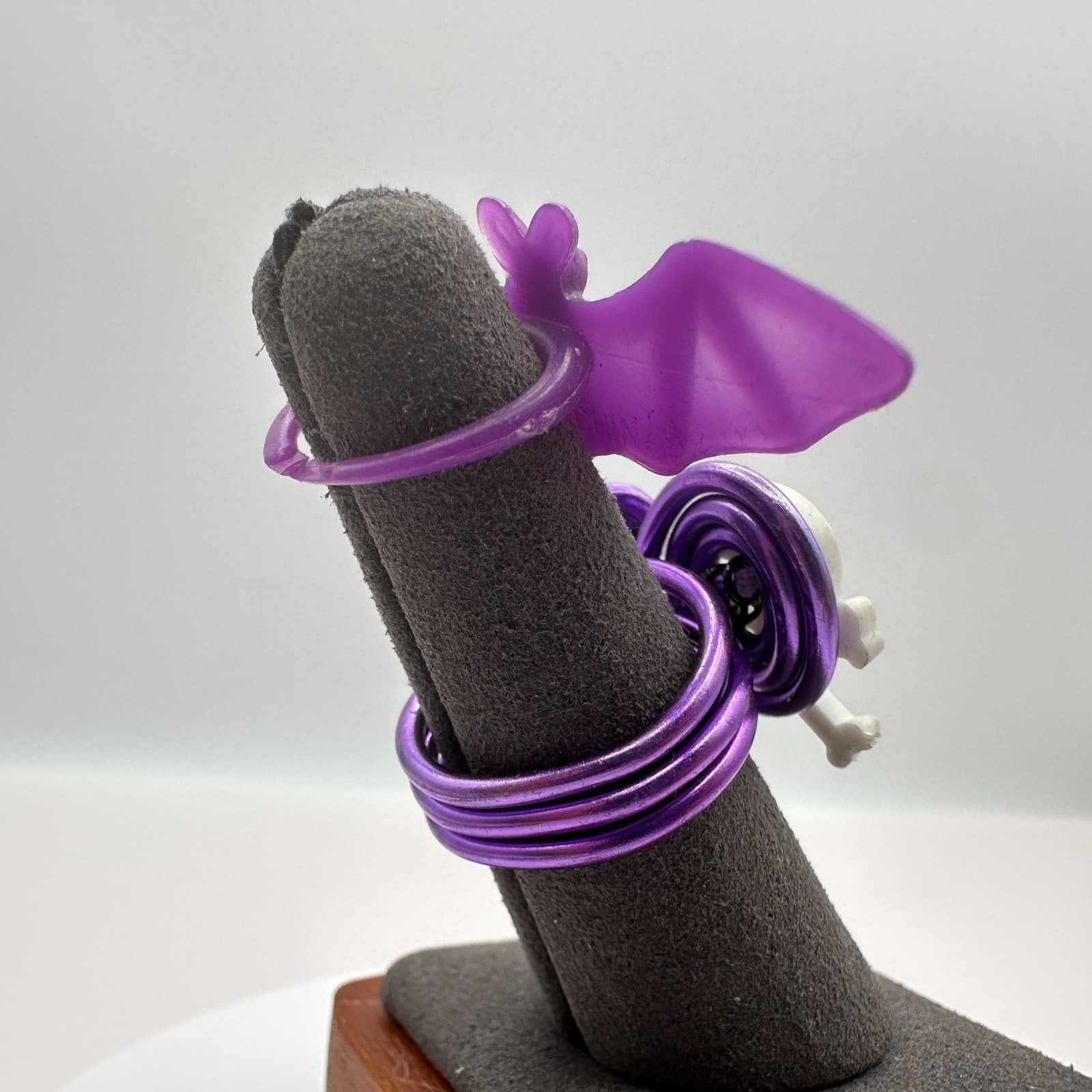 Vintage Y2K Purple Bat & Crossbones Ring Set Halloween Wire Wrap Women's Jewelry - Thumbnail 9