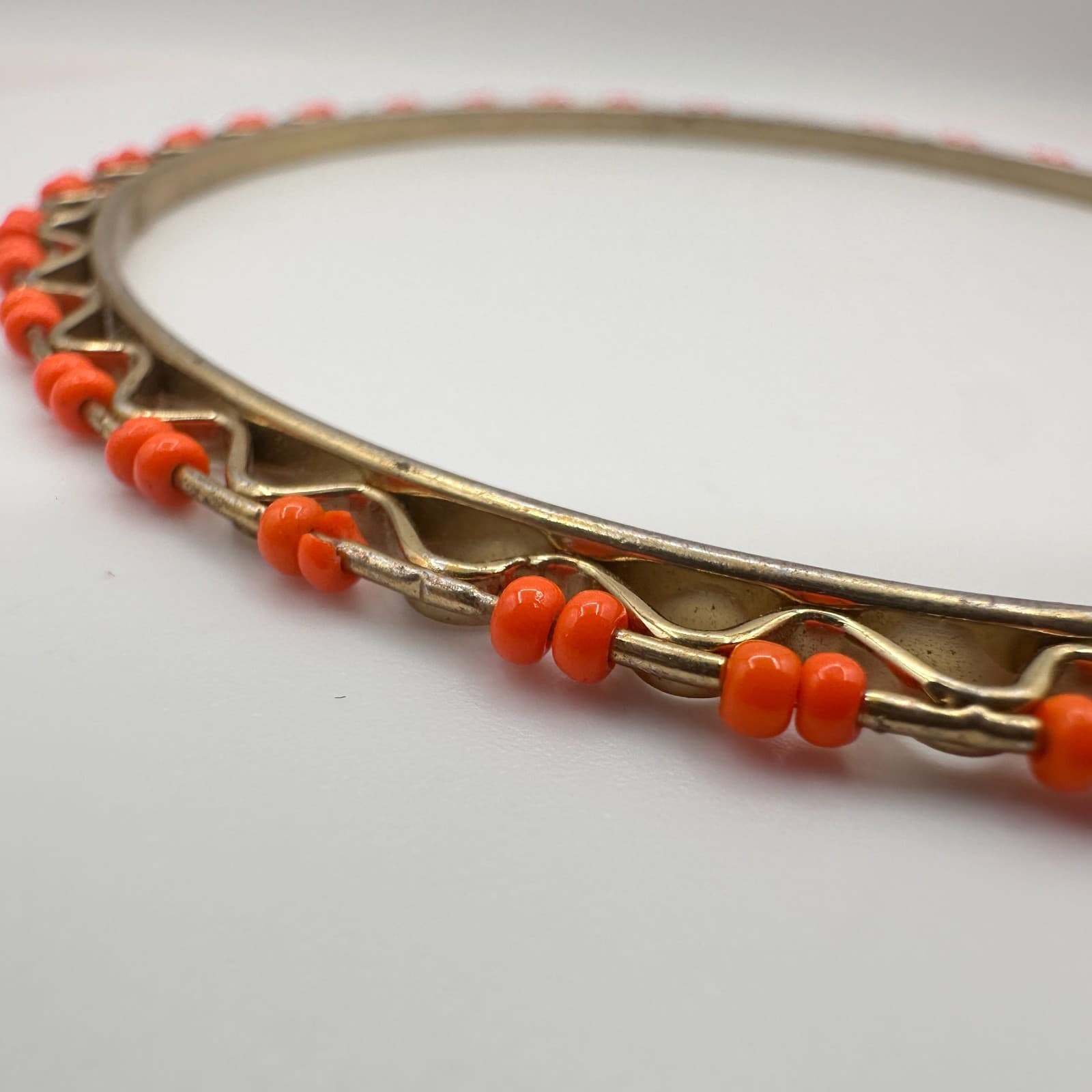 Vintage 80s Orange Coral Seed Bead Silver Tone Bangle Bracelet Stacking Jewelry - Thumbnail 3