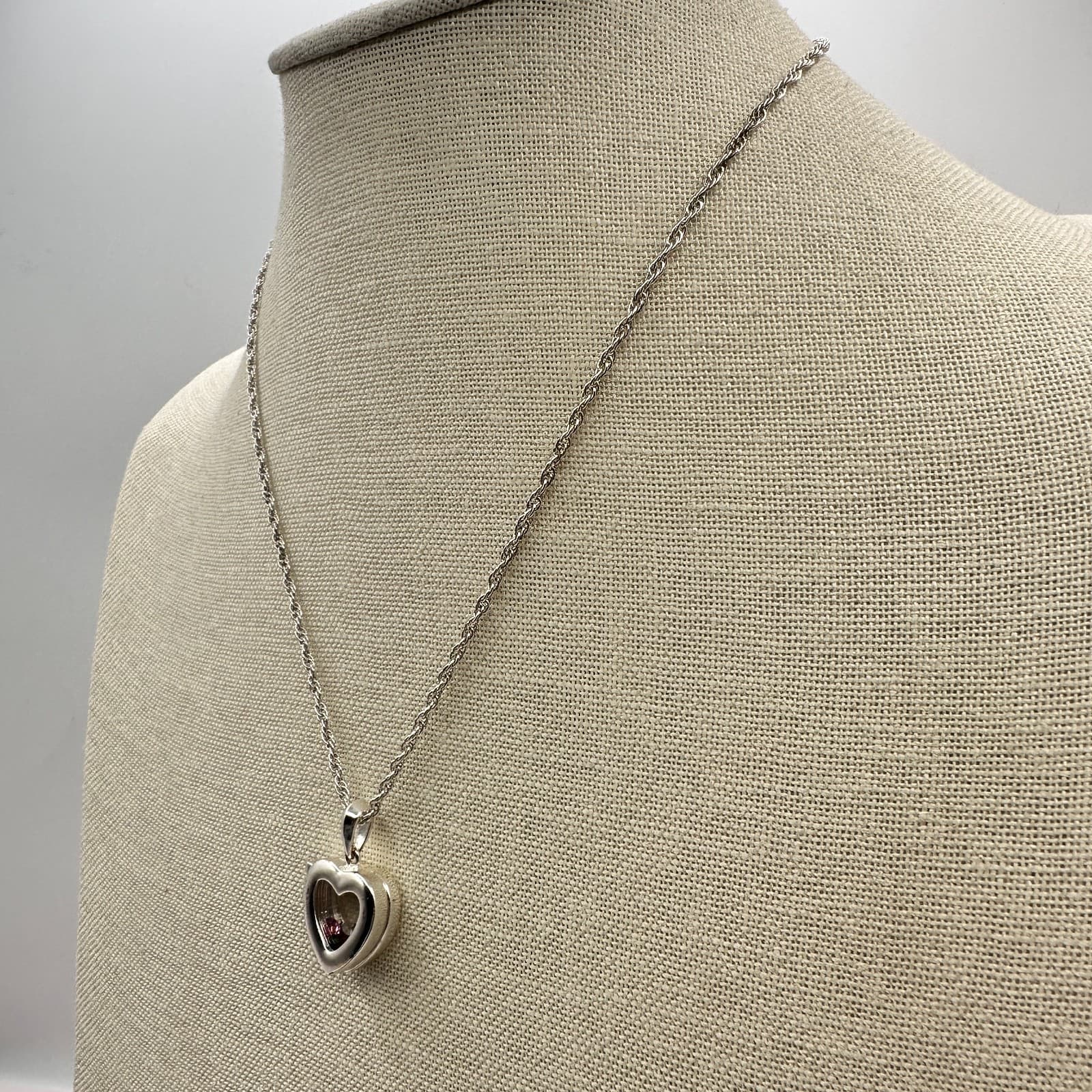 Vintage 90s Silver Tone Heart Floating Locket Necklace Classic Fashion Jewelry - Thumbnail 6