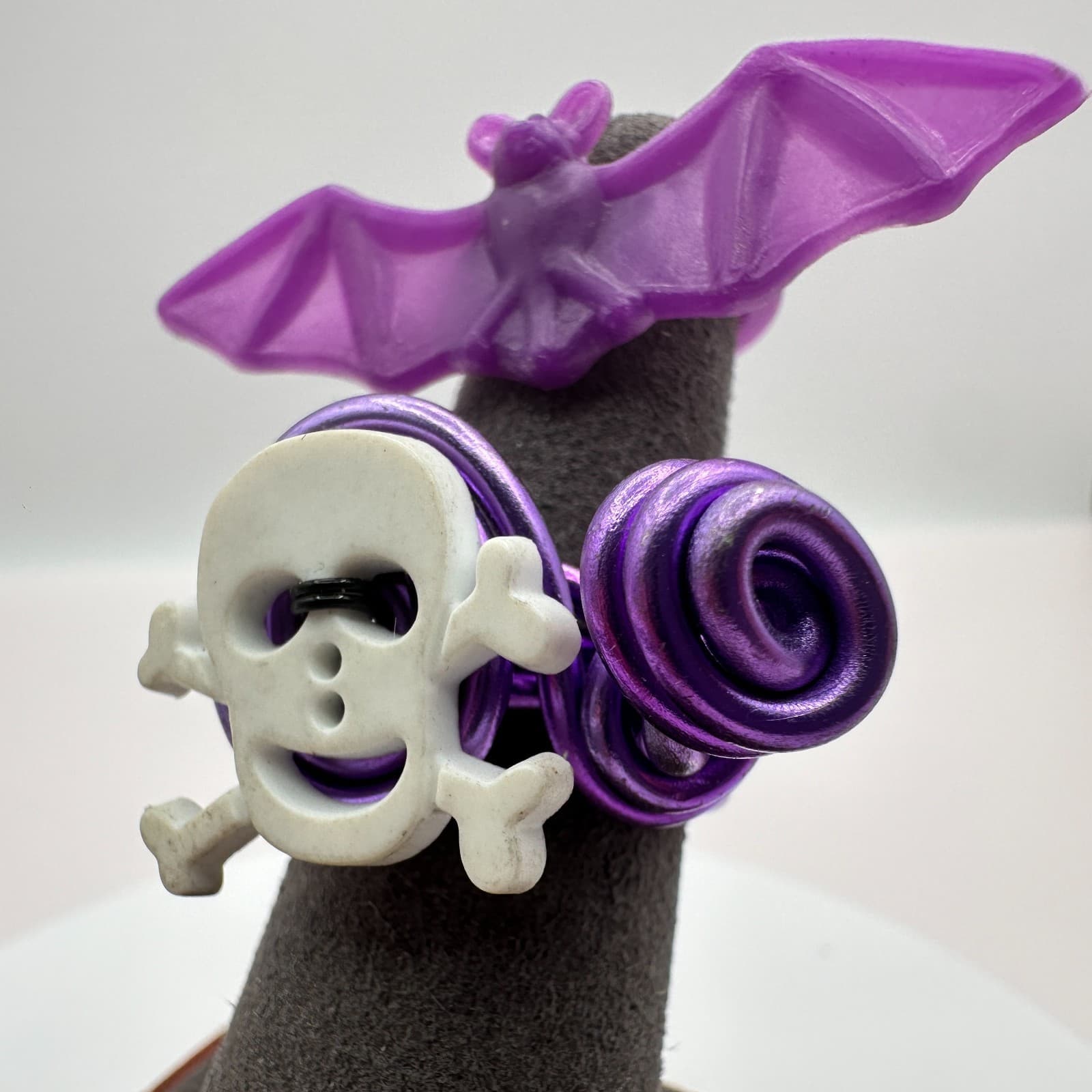 Vintage Y2K Purple Bat & Crossbones Ring Set Halloween Wire Wrap Women's Jewelry - Thumbnail 4