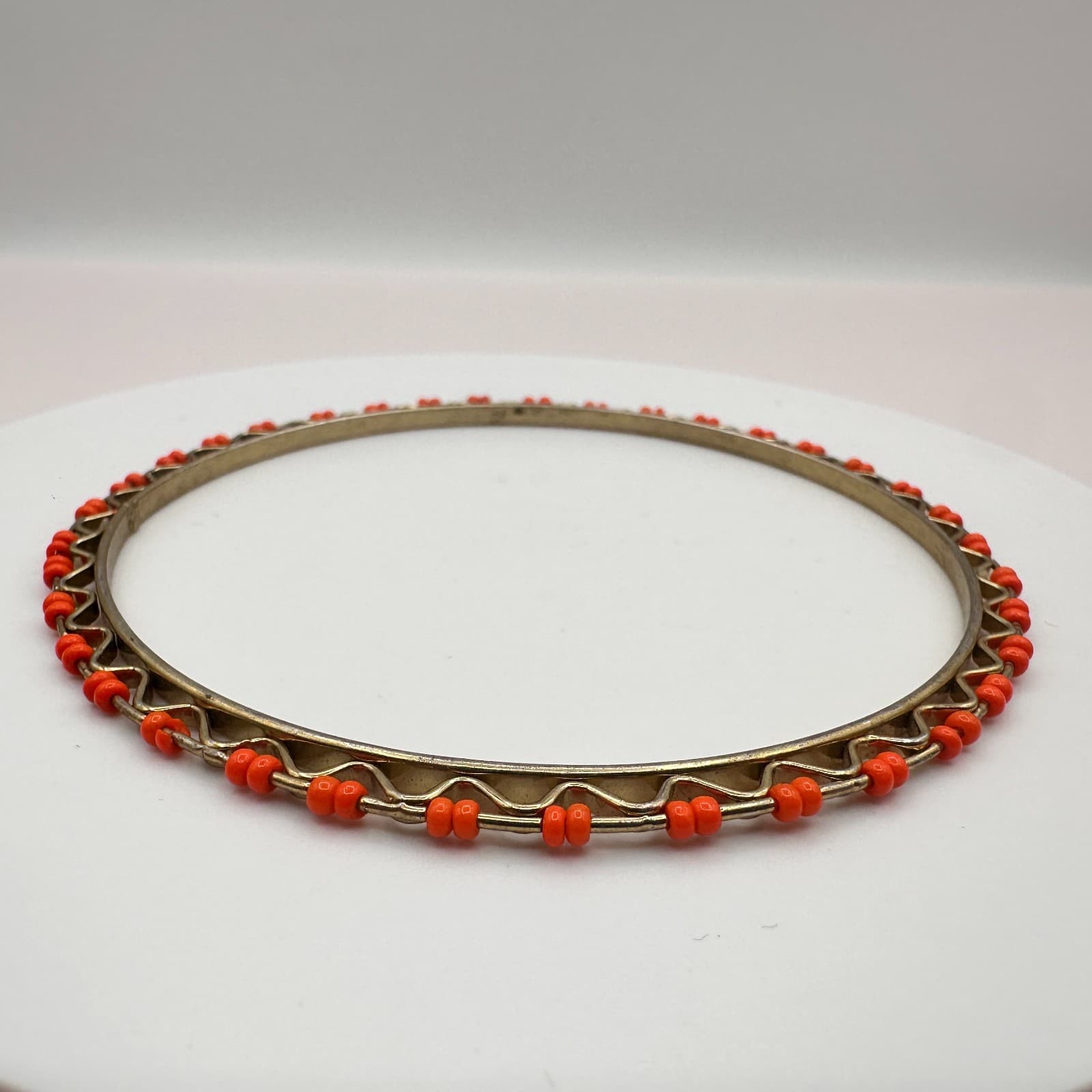 Vintage 80s Orange Coral Seed Bead Silver Tone Bangle Bracelet Stacking Jewelry - Thumbnail 5