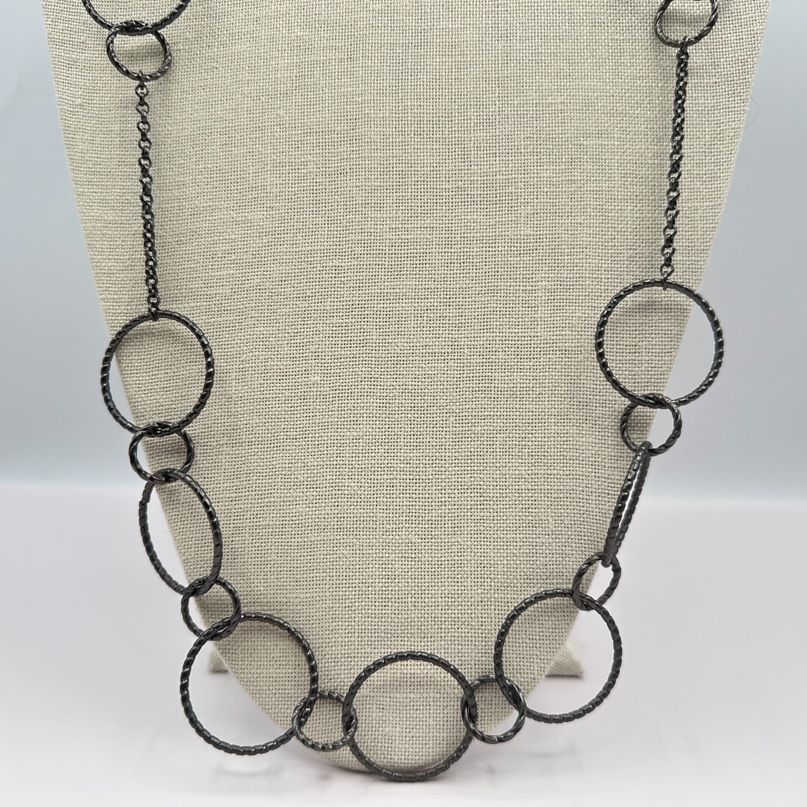 Vintage 90s Y2K Black Textured Circle Link Long Station Necklace Fashion Jewelry - Thumbnail 3
