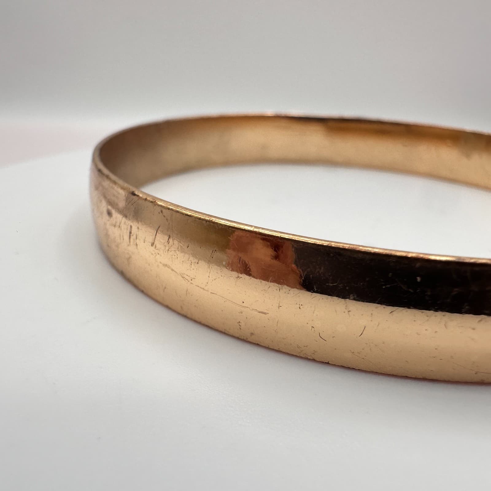 Vintage 90s Y2K Gold-Tone Bangle Minimalist Statement Women's Fashion Jewelry - Thumbnail 4