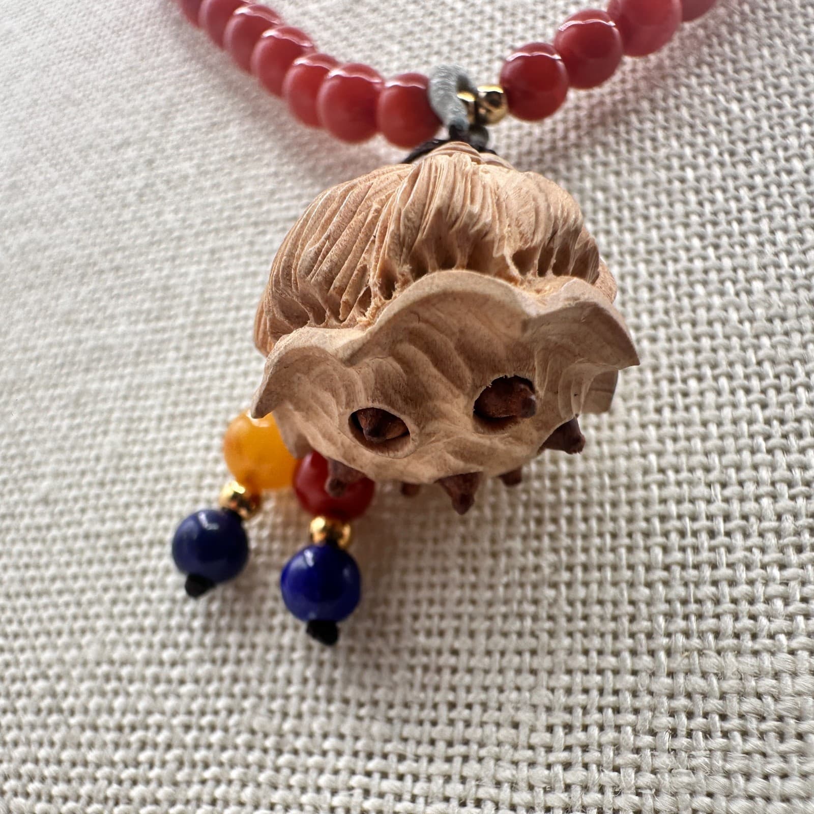 Vintage Y2K Red Beaded Carved Wooden Lotus Pod Pendant Necklace Women's Jewelry - Thumbnail 6
