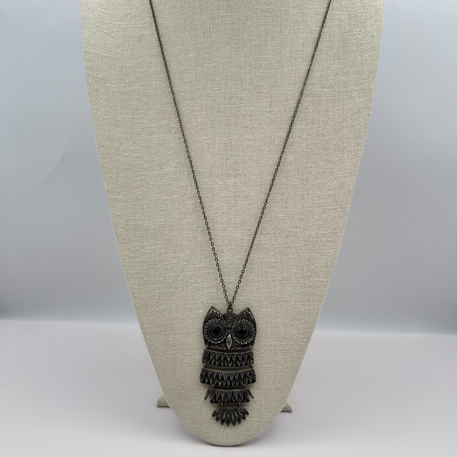 Vintage 80s Owl Pendant Necklace Articulated Black Crystal Rhinestone Jewelry - Thumbnail 2