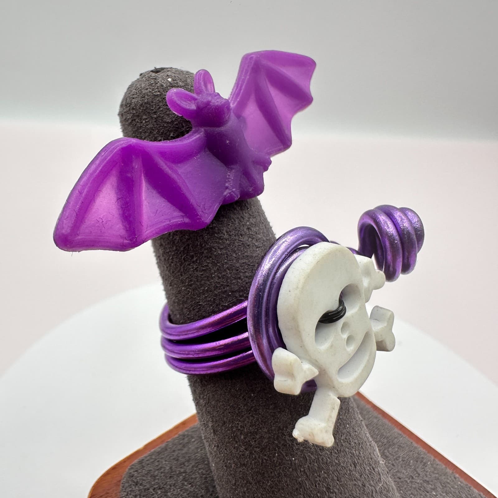 Vintage Y2K Purple Bat & Crossbones Ring Set Halloween Wire Wrap Women's Jewelry - Thumbnail 2