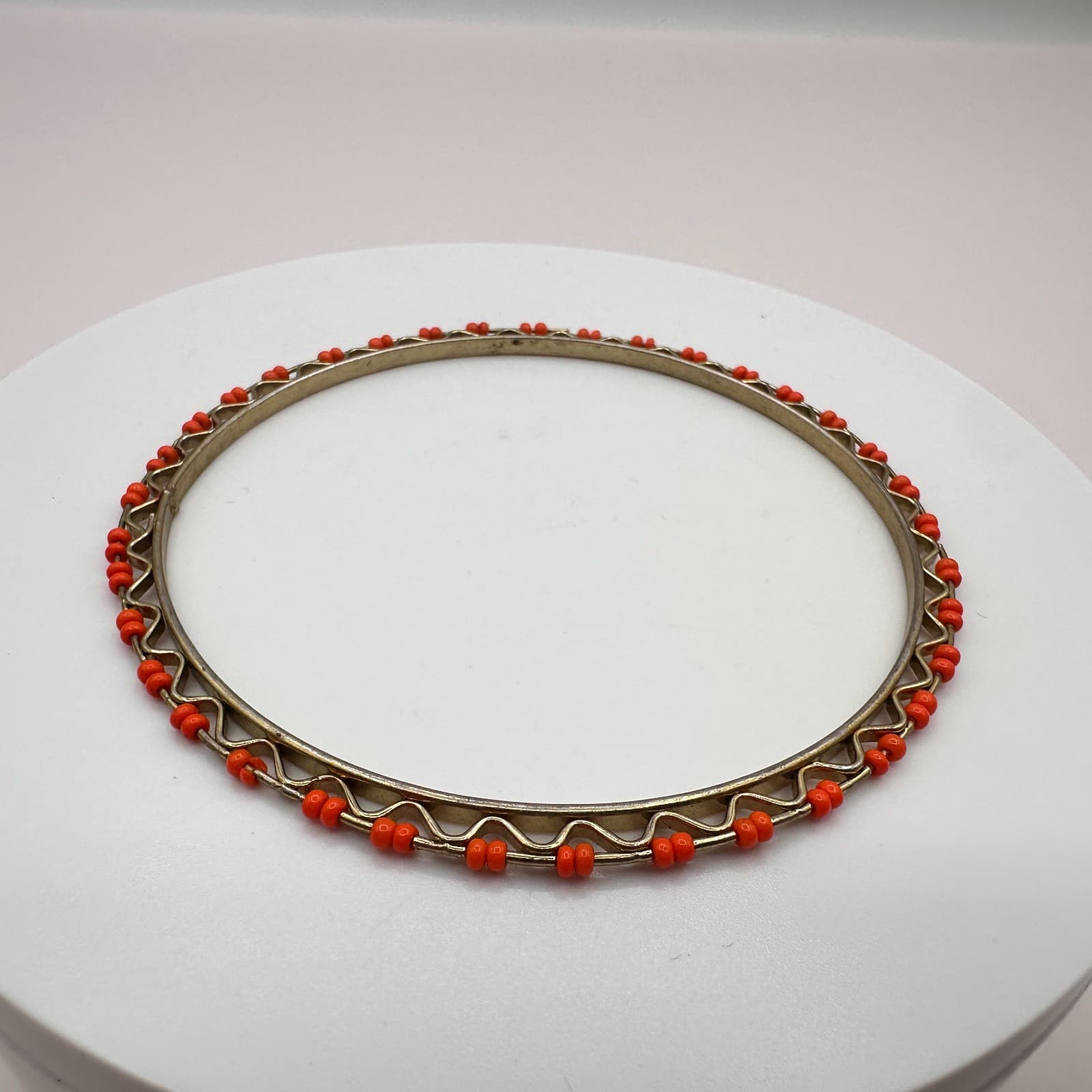 Vintage 80s Orange Coral Seed Bead Silver Tone Bangle Bracelet Stacking Jewelry - Thumbnail 2