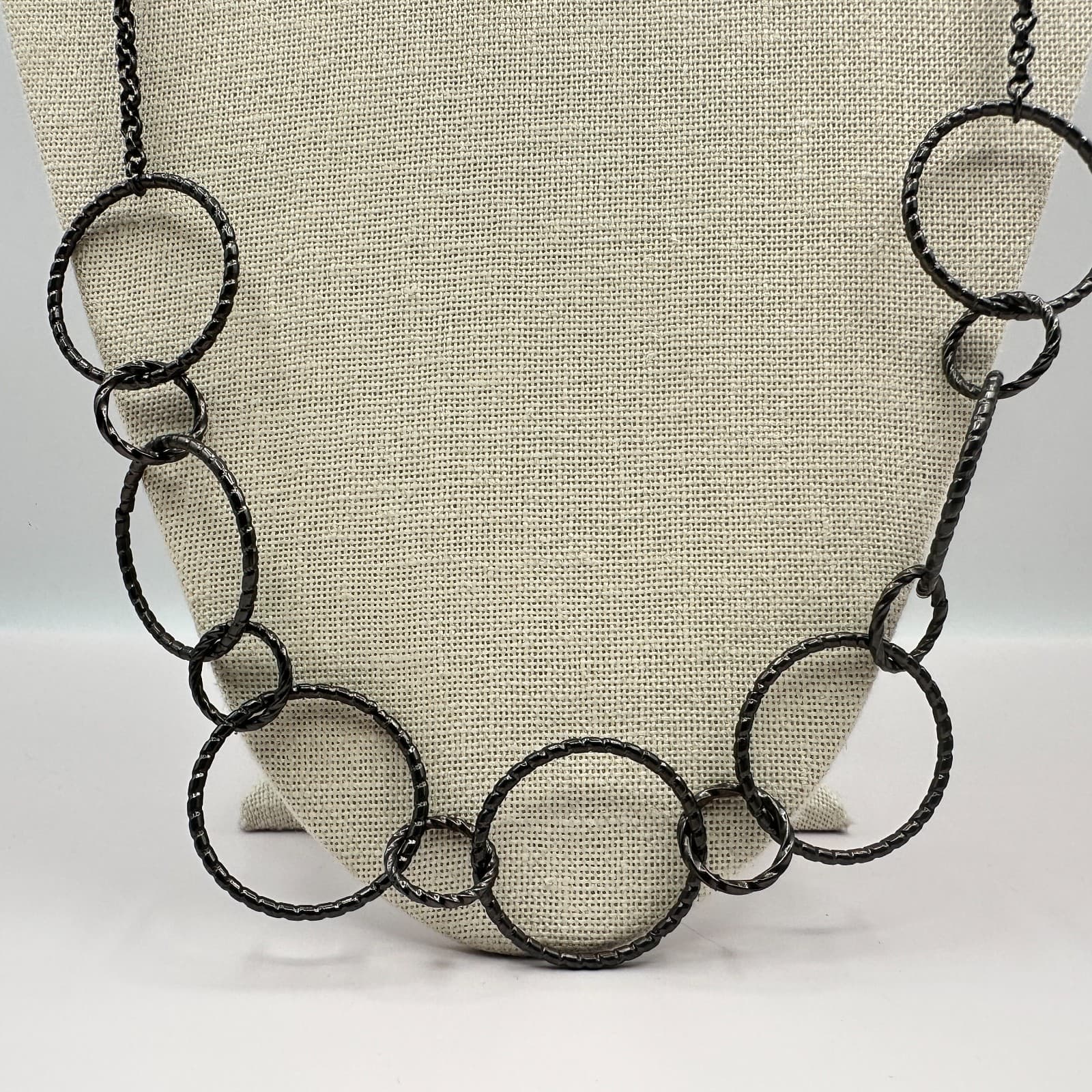 Vintage 90s Y2K Black Textured Circle Link Long Station Necklace Fashion Jewelry - Thumbnail 4