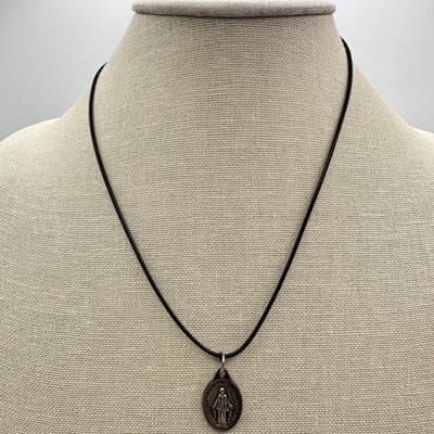 Vintage 90s Virgin Mary Miraculous Medal Pendant Black Cord Necklace Religious - Thumbnail 2