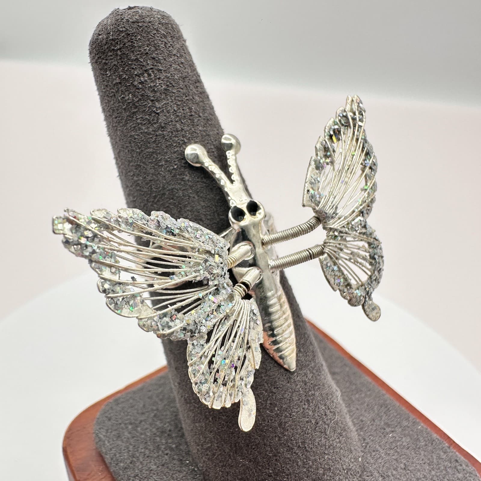 Vintage 90s Silver Tone Butterfly Ring Iridescent Crystal Articulated Jewelry - Thumbnail 3