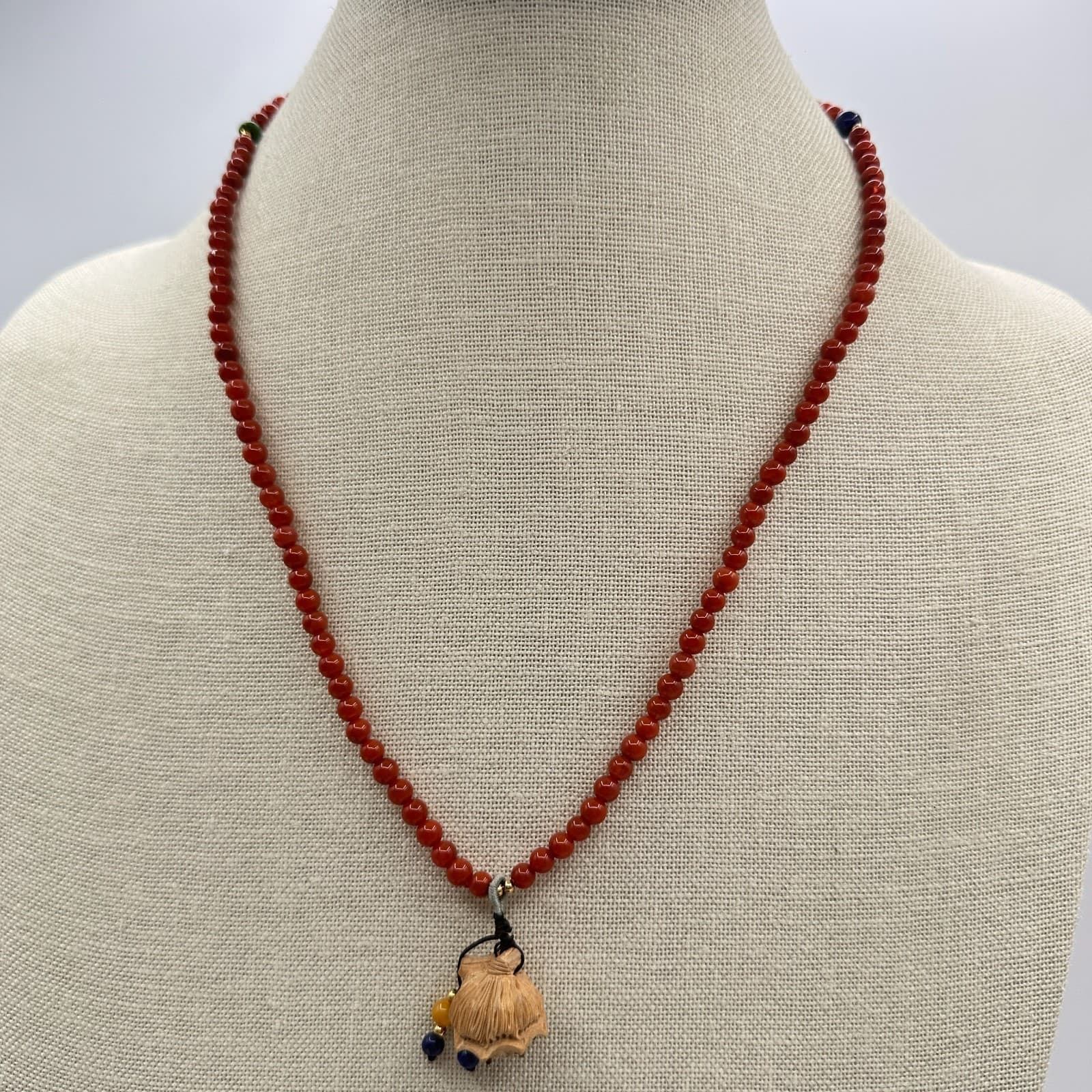 Vintage Y2K Red Beaded Carved Wooden Lotus Pod Pendant Necklace Women's Jewelry - Thumbnail 8