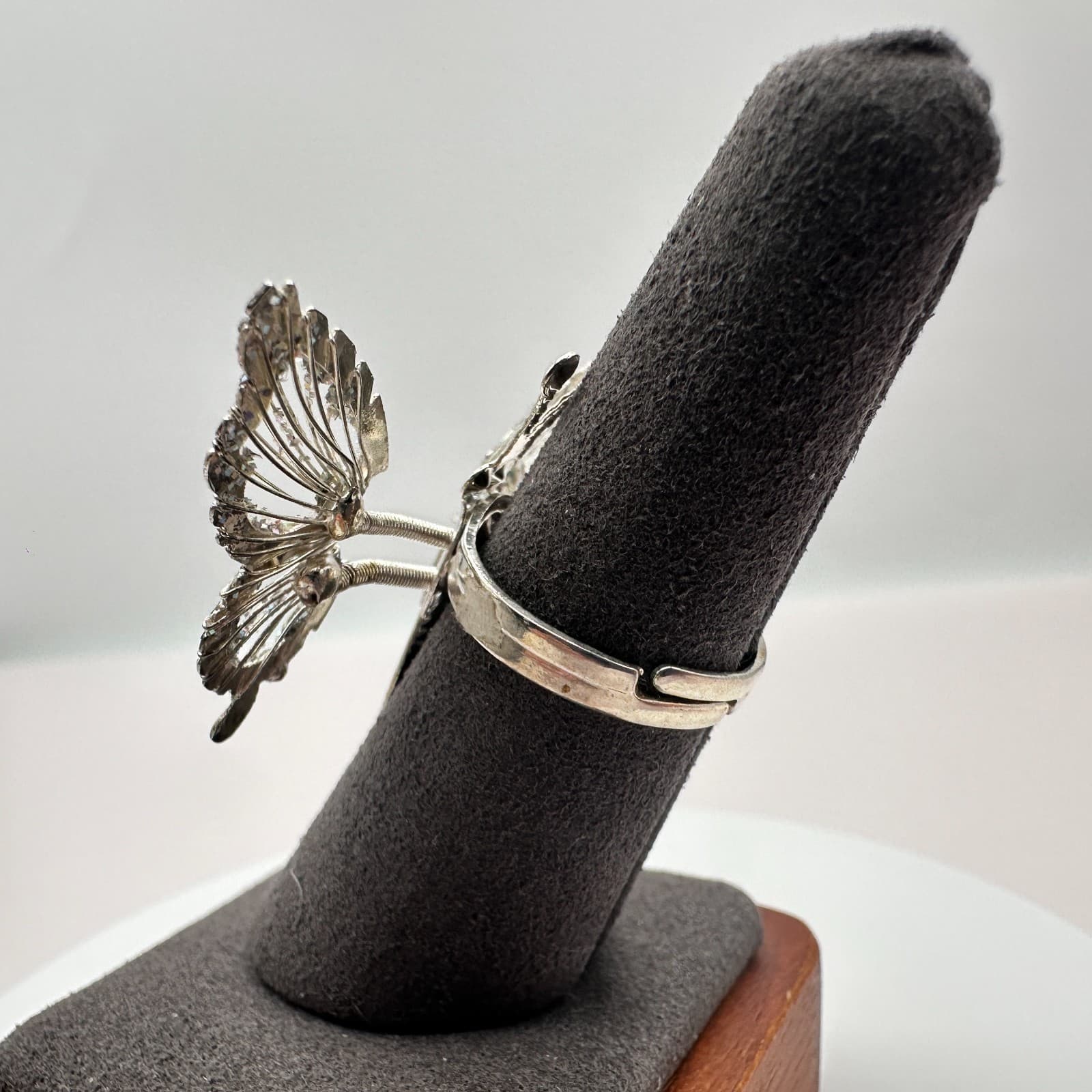 Vintage 90s Silver Tone Butterfly Ring Iridescent Crystal Articulated Jewelry - Thumbnail 5