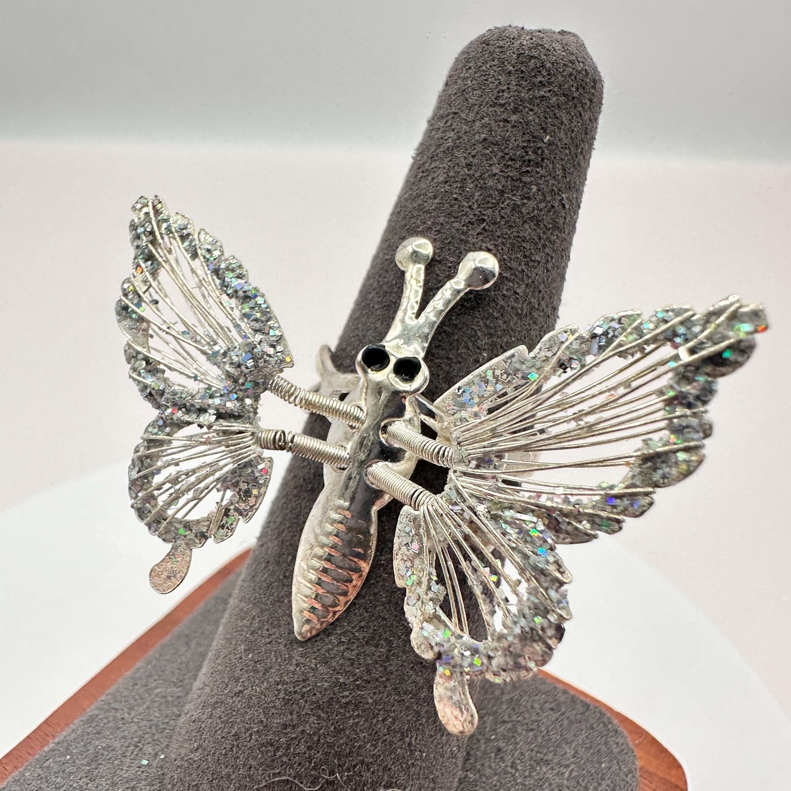 Vintage 90s Silver Tone Butterfly Ring Iridescent Crystal Articulated Jewelry - Thumbnail 4