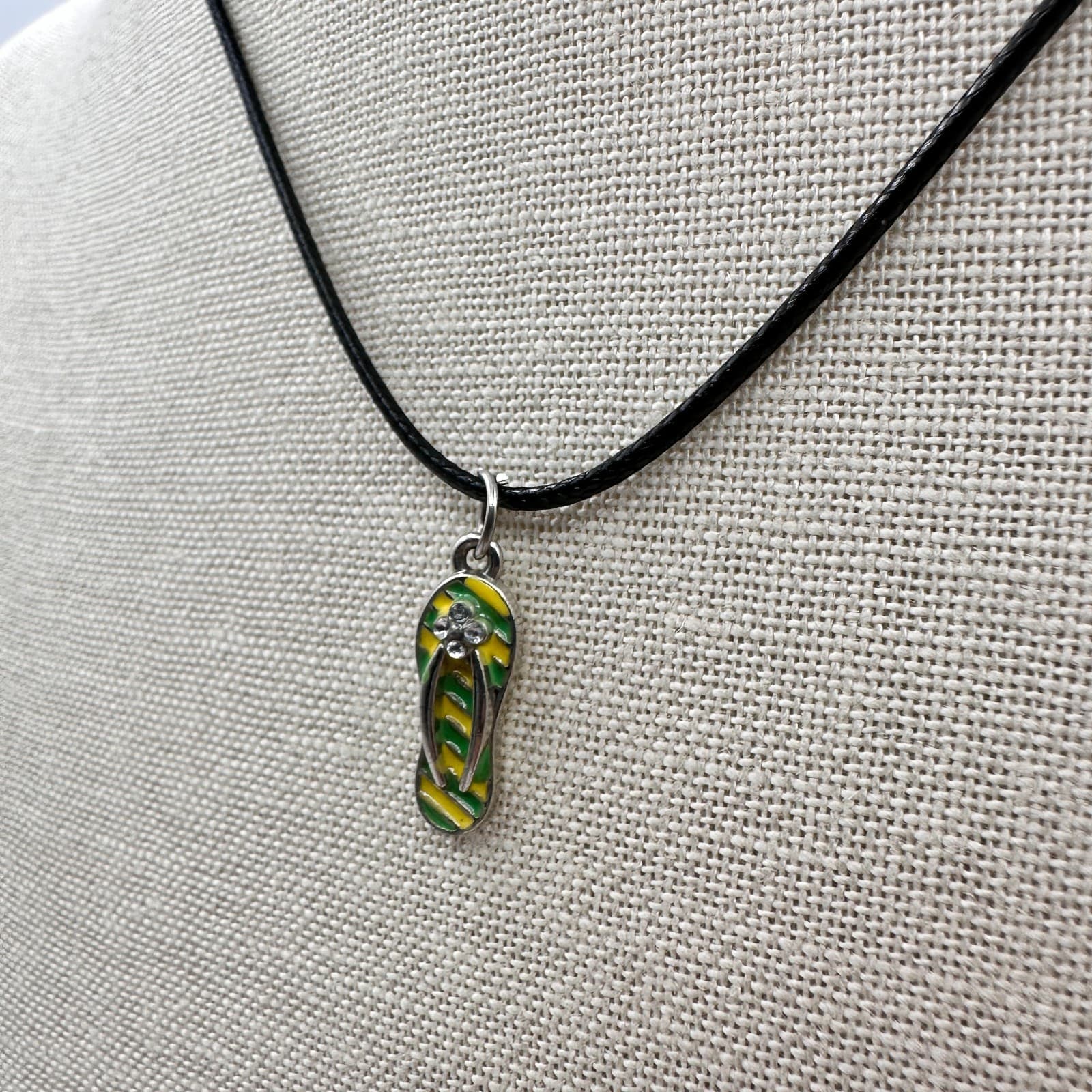 Vintage 80s Green Yellow Flip Flp Necklace Pendant Summer Beach Vacation Jewelry - Thumbnail 5