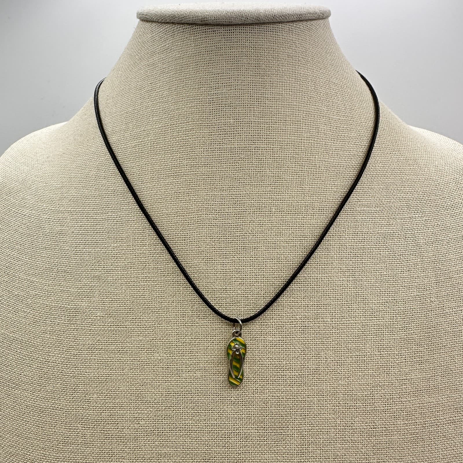 Vintage 80s Green Yellow Flip Flp Necklace Pendant Summer Beach Vacation Jewelry - Thumbnail 8