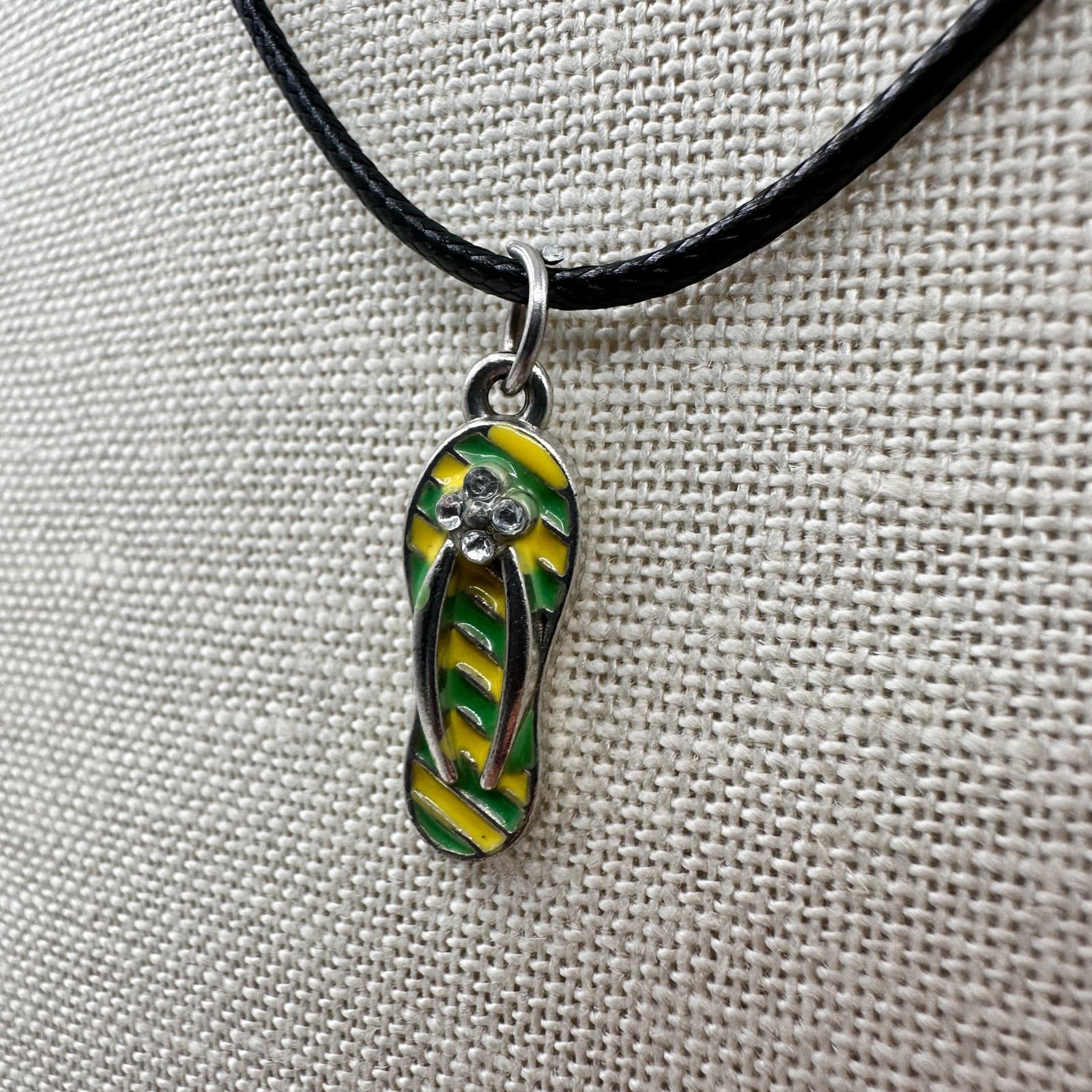 Vintage 80s Green Yellow Flip Flp Necklace Pendant Summer Beach Vacation Jewelry - Thumbnail 4