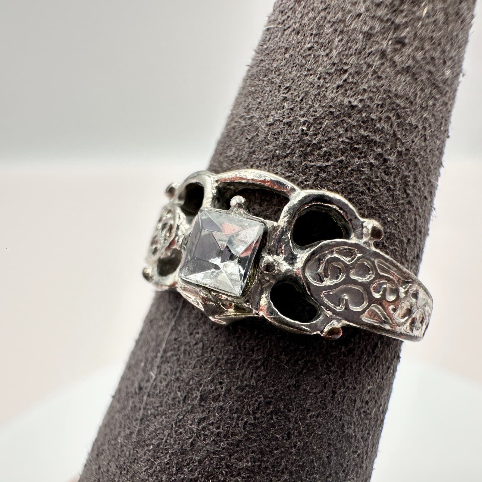 Vintage 90s Silver Tone Princess Cut Clear Glass Art Filigree Ring Jewelry - Thumbnail 4
