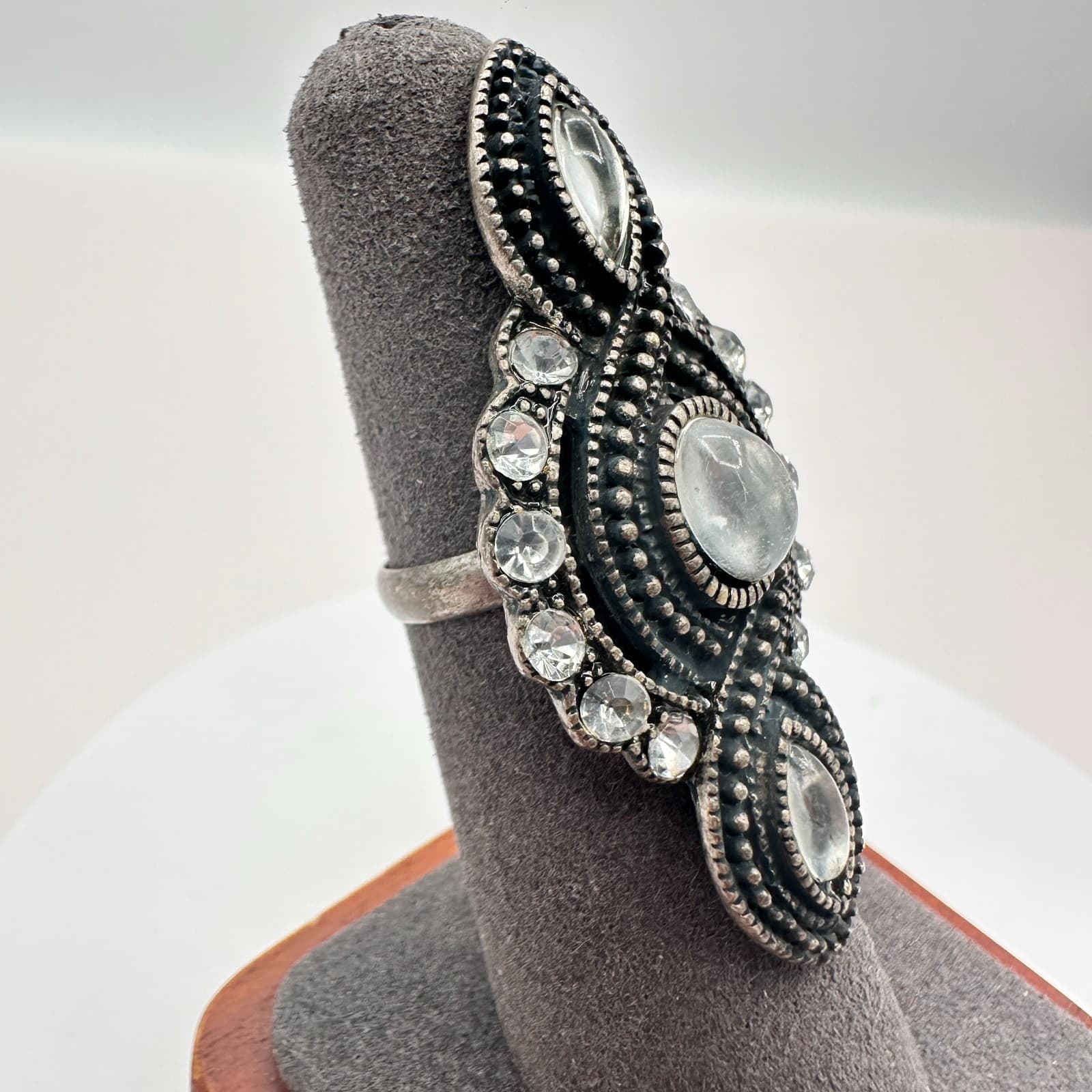 Vintage 80s Style Statement Ring Clear Rhinestone Gunmetal Oval Filigree Jewelry - Thumbnail 3