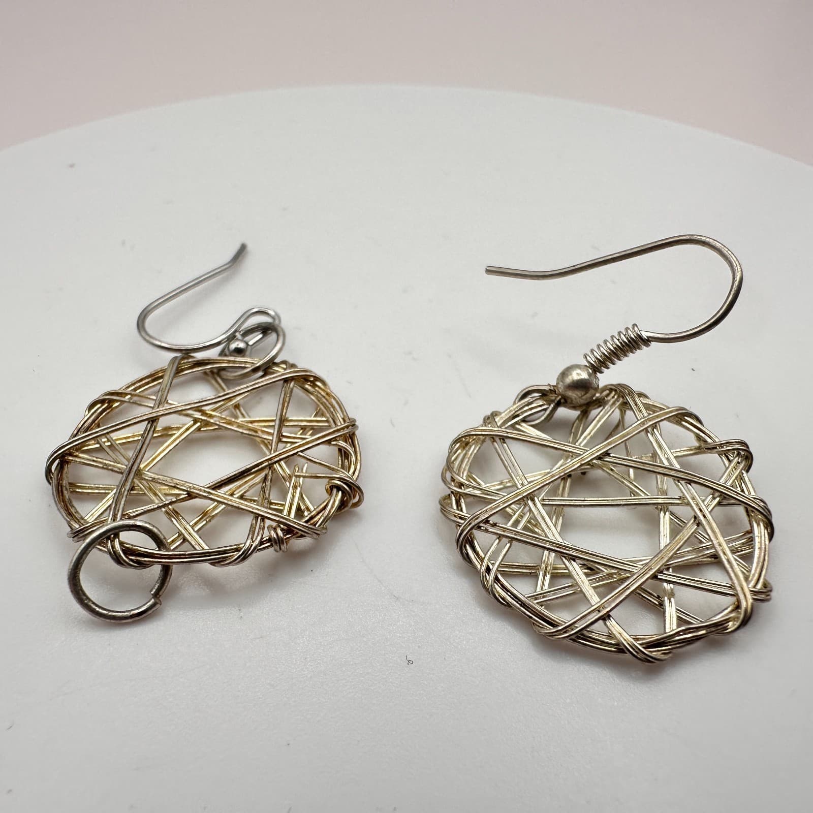 Vintage 90s Gold Tone Wreath Wire Wrapped Round Dangle Earrings Boho Jewelry - Thumbnail 6