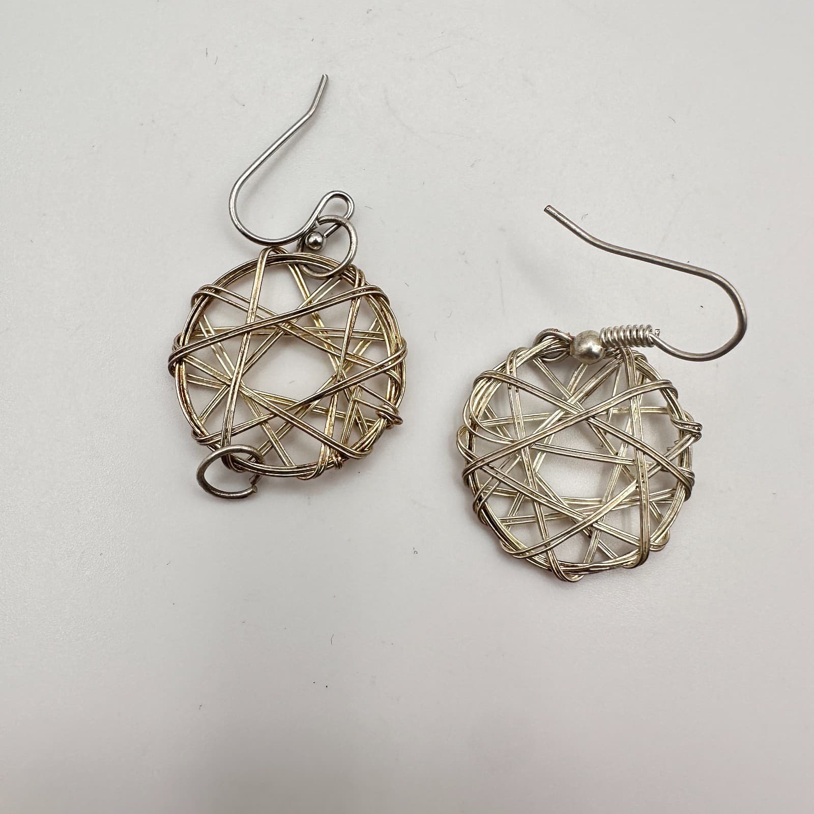 Vintage 90s Gold Tone Wreath Wire Wrapped Round Dangle Earrings Boho Jewelry - Thumbnail 3