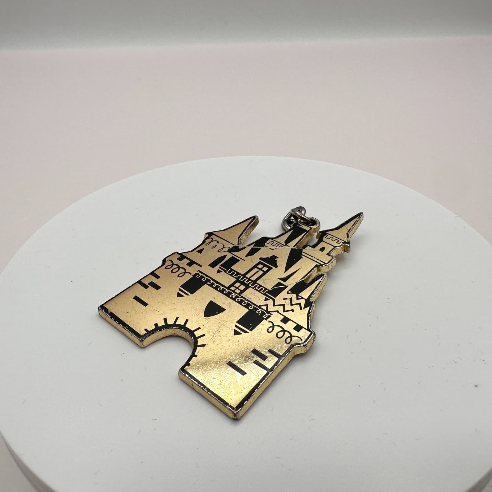 Vintage Y2K Disneyland Park Sleeping Beauty Castle Keychain Gold Tone Jewelry - Thumbnail 5