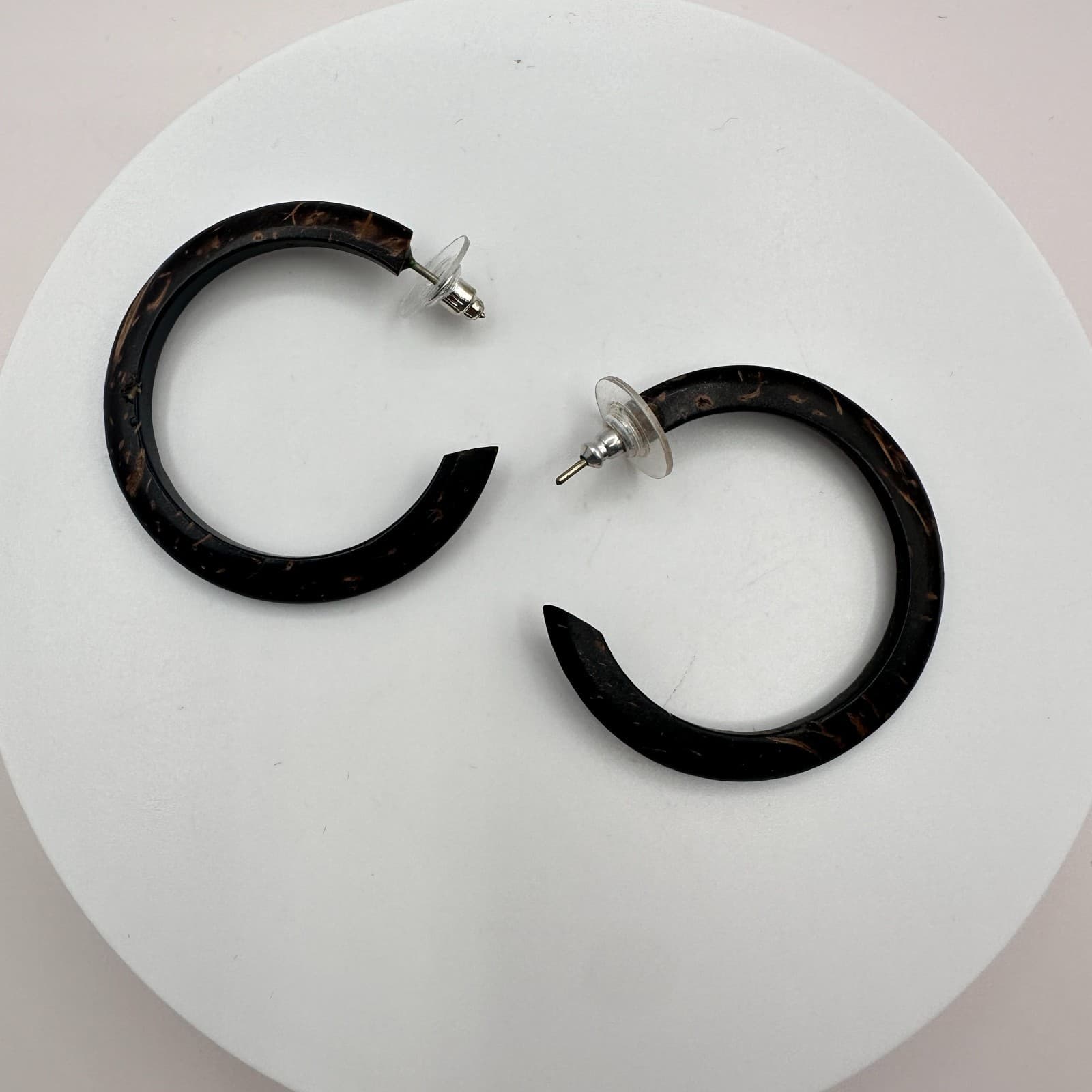 Vintage 90s Brown Natural Wood Coconut Shell Hoop Earrings Boho Fashion Jewelry - Thumbnail 2
