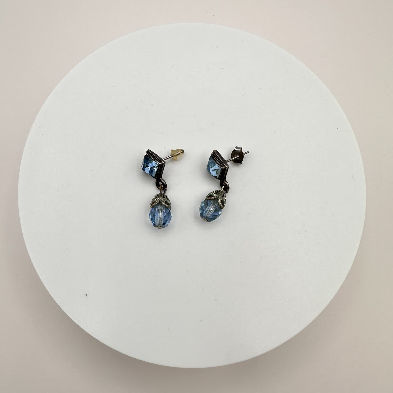 Vintage 90s Blue Glass Dangle Earrings Silver Tone Teardrop Fashion Jewelry - Thumbnail 2