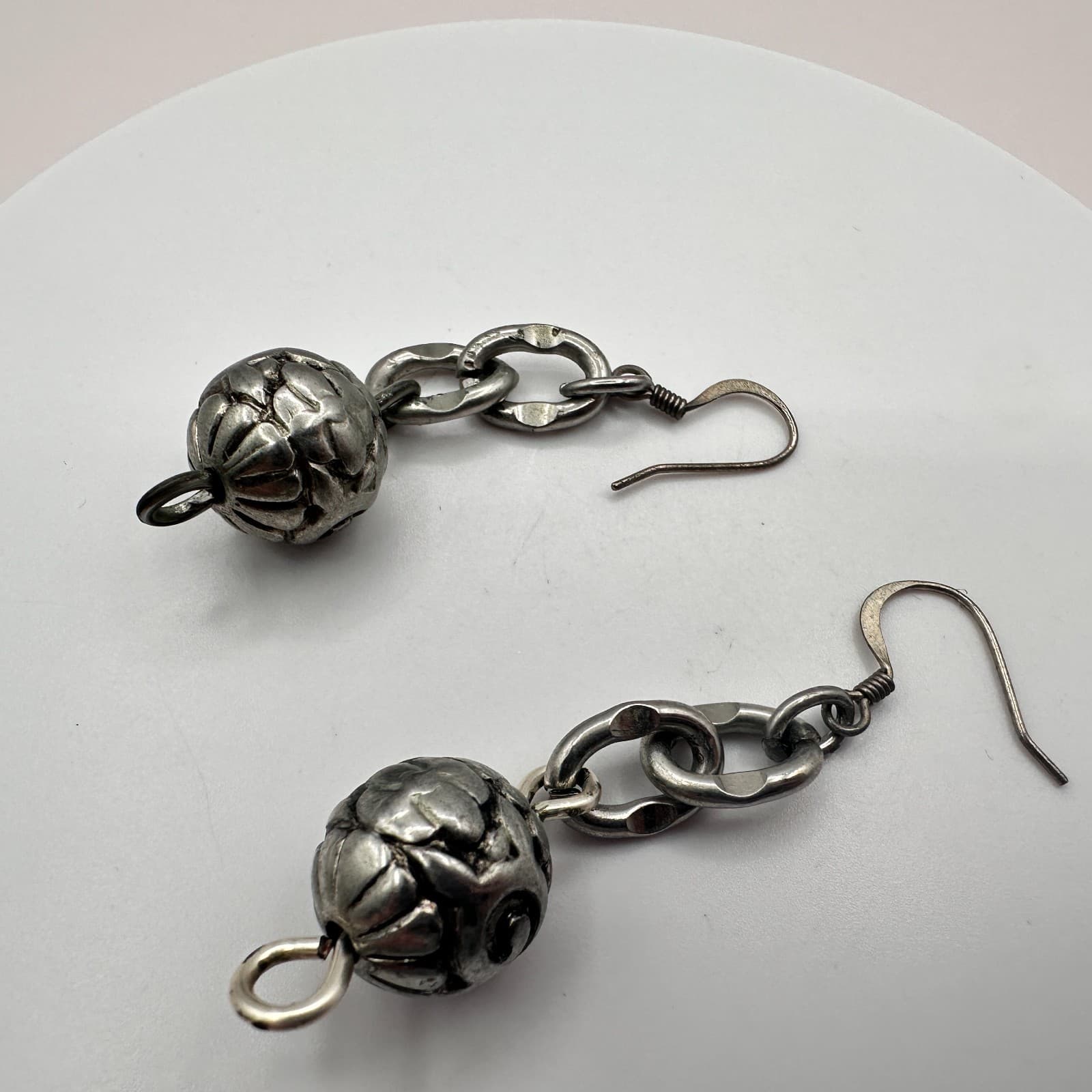 Vintage 90s SilverTone Sculpted Orb Dangle Earrings Chain Link Boho Drop Jewelry - Thumbnail 6