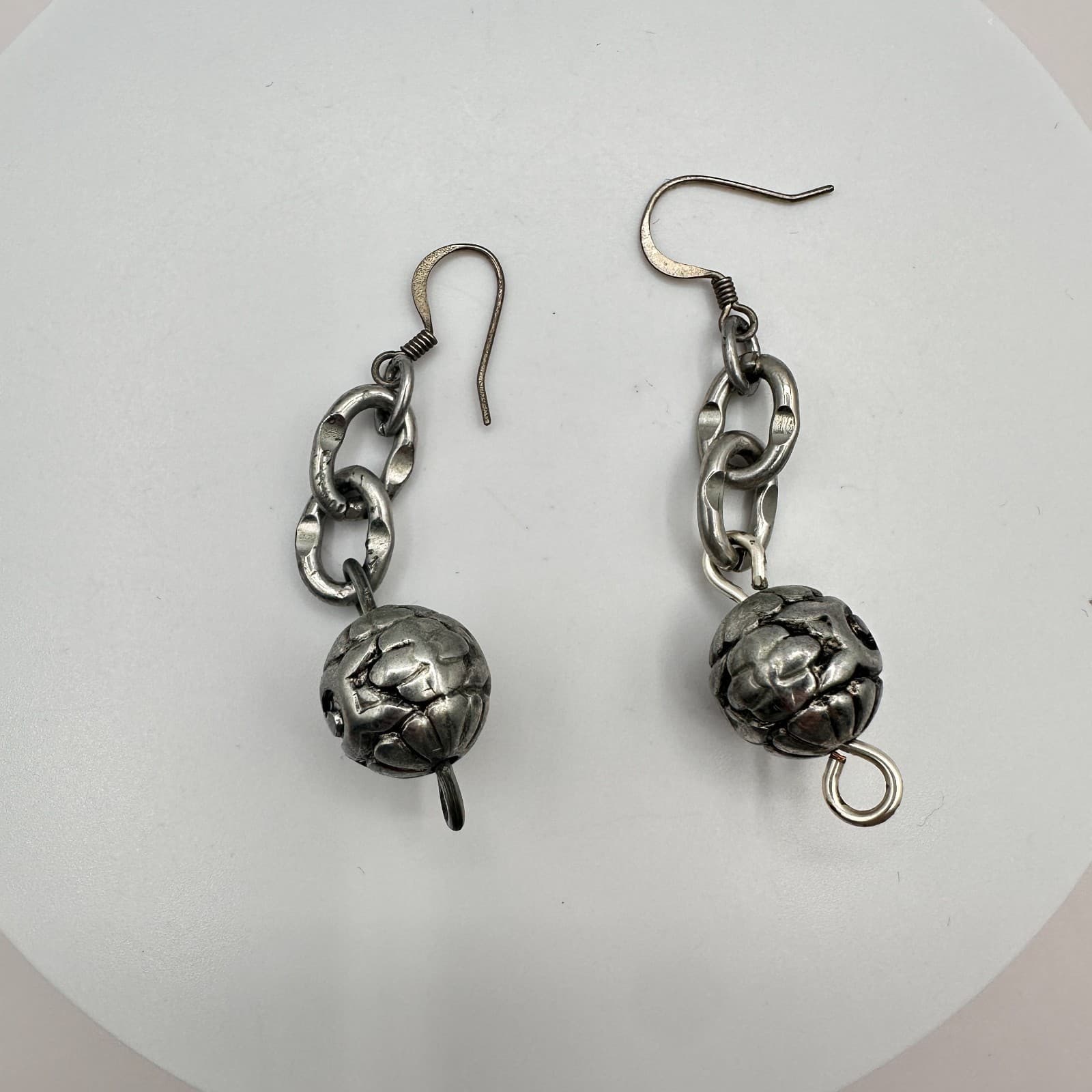 Vintage 90s SilverTone Sculpted Orb Dangle Earrings Chain Link Boho Drop Jewelry - Thumbnail 3