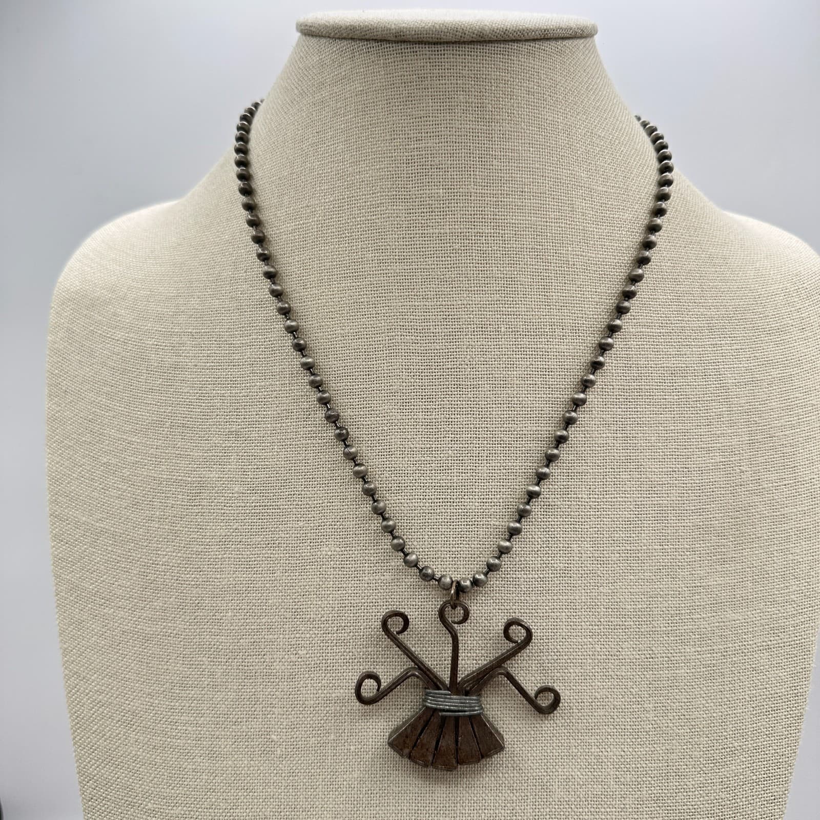 Vintage 70s Oxidized Silver Tone Wire Whisk Broom Pendant Necklace Retro Jewelry - Thumbnail 8
