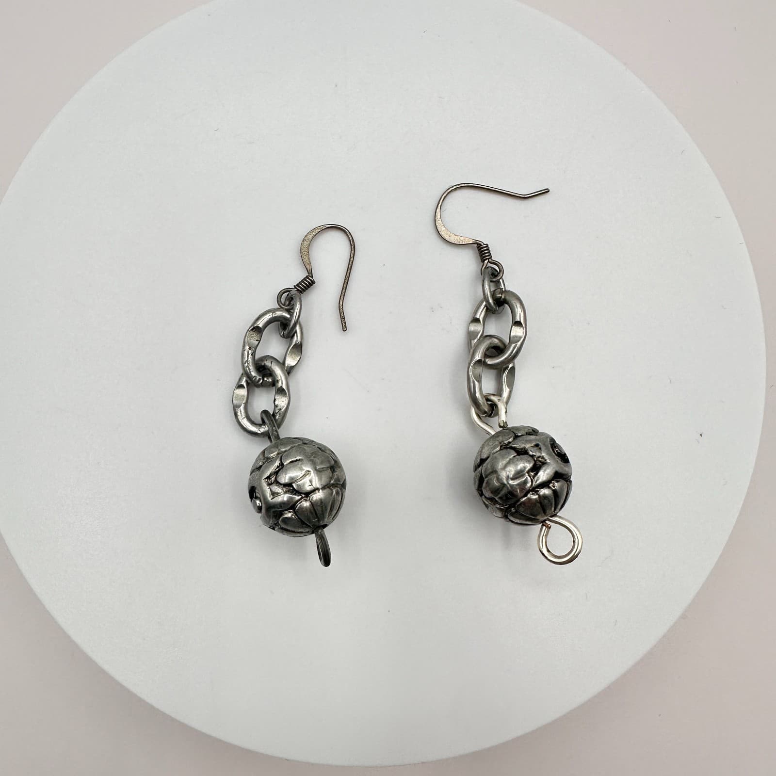 Vintage 90s SilverTone Sculpted Orb Dangle Earrings Chain Link Boho Drop Jewelry - Thumbnail 2