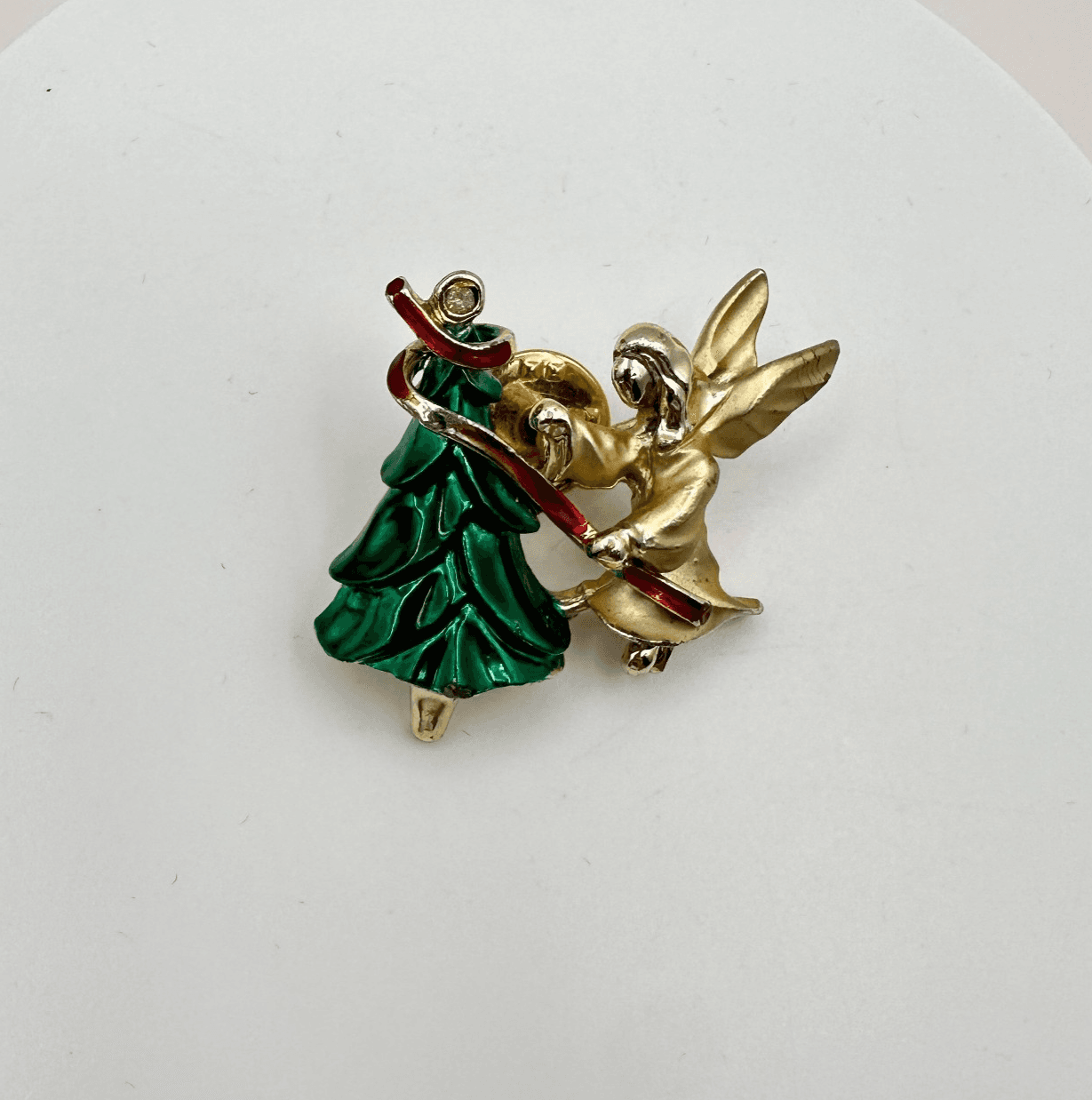 Vintage 90s Giusti Angel Christmas Tree Pin Brooch Gold Tone Enamel Jewelry - Thumbnail 2