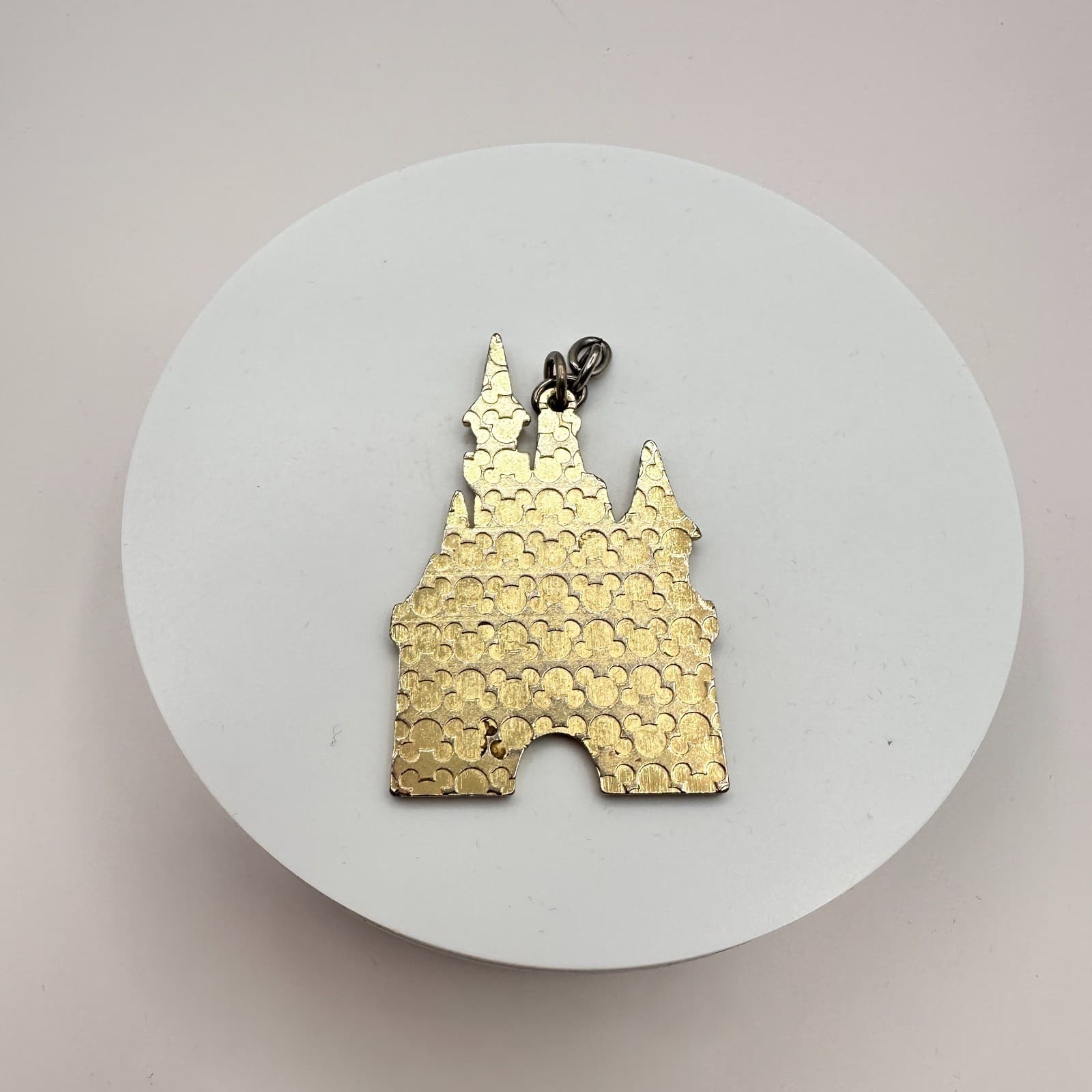 Vintage Y2K Disneyland Park Sleeping Beauty Castle Keychain Gold Tone Jewelry - Thumbnail 3